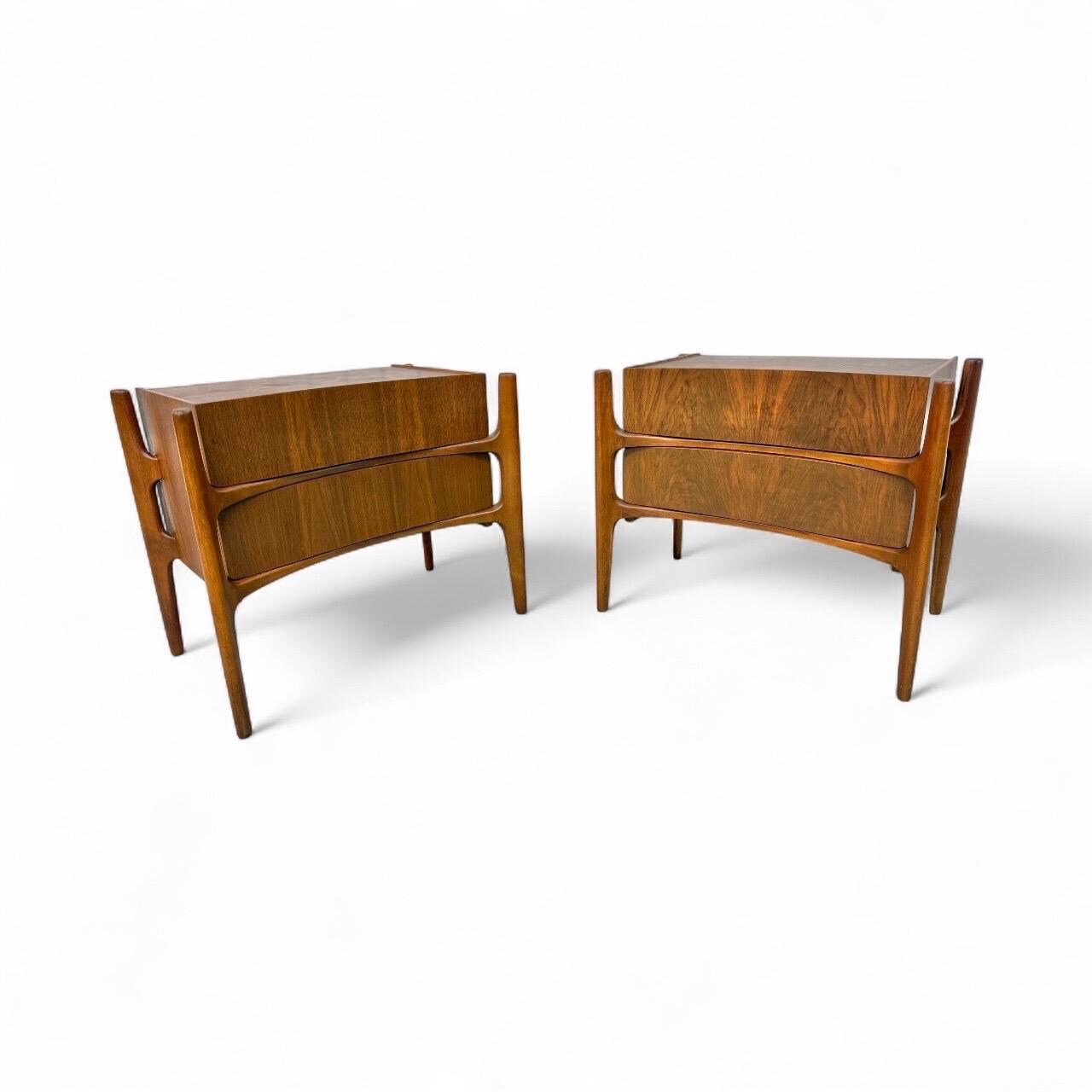 Mid-Century Swedish Modern William Hinn Sculptural Walnut Nightstands – Set of 2