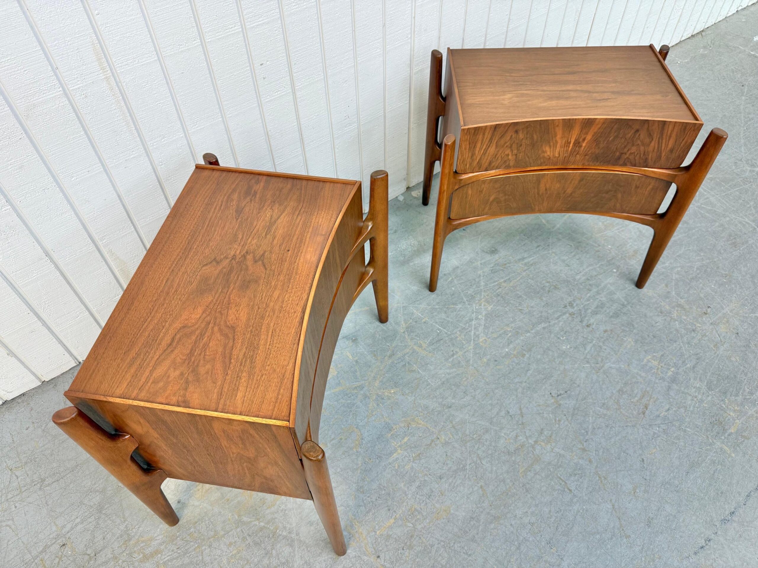 Mid-Century Swedish Modern William Hinn Sculptural Walnut Nightstands – Set of 2