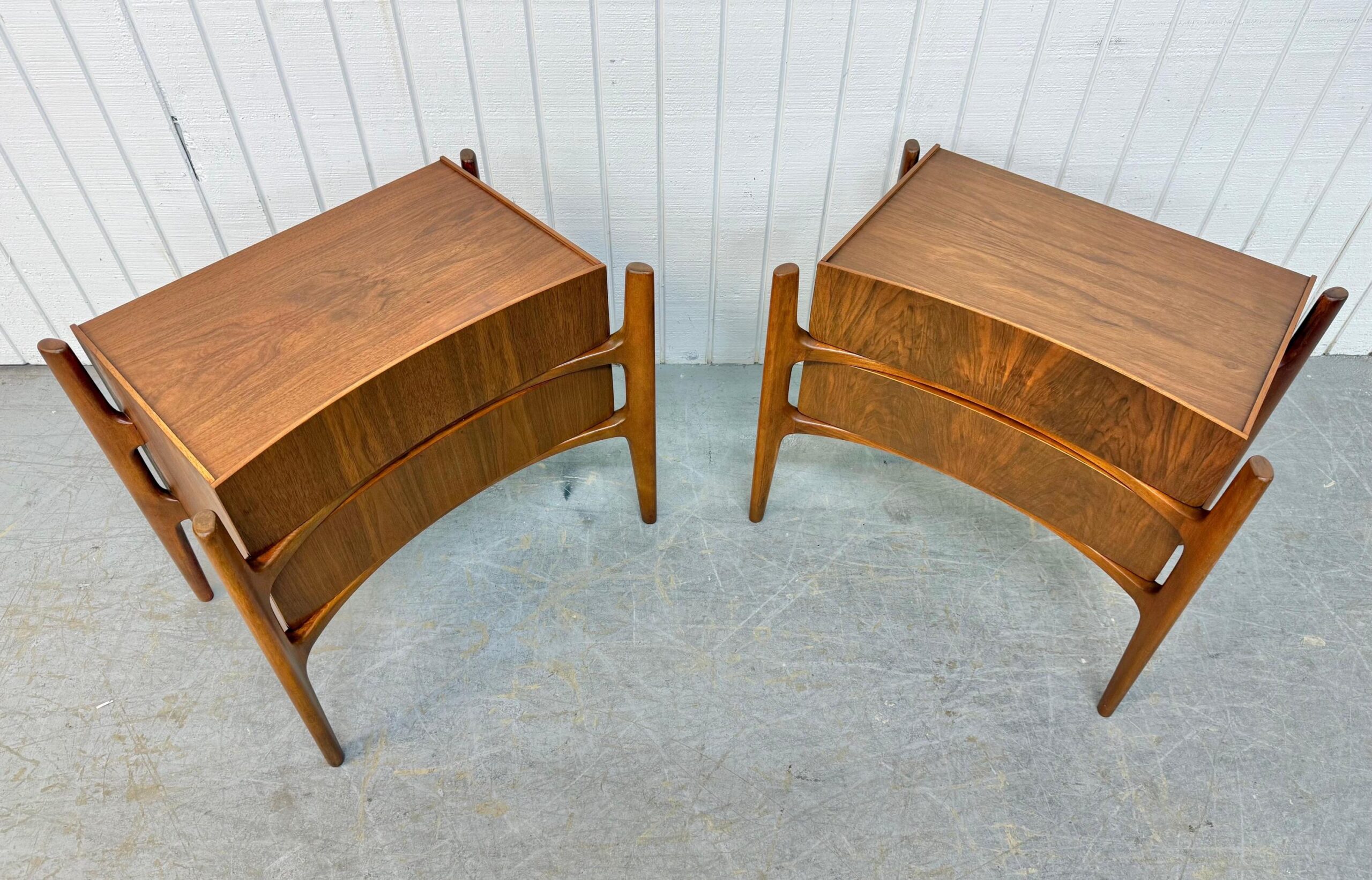 Mid-Century Swedish Modern William Hinn Sculptural Walnut Nightstands – Set of 2