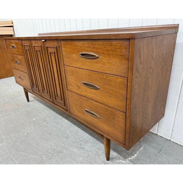 Mid-Century Modern Broyhill Sculptra Walnut 9-Drawer Dresser - Image 3