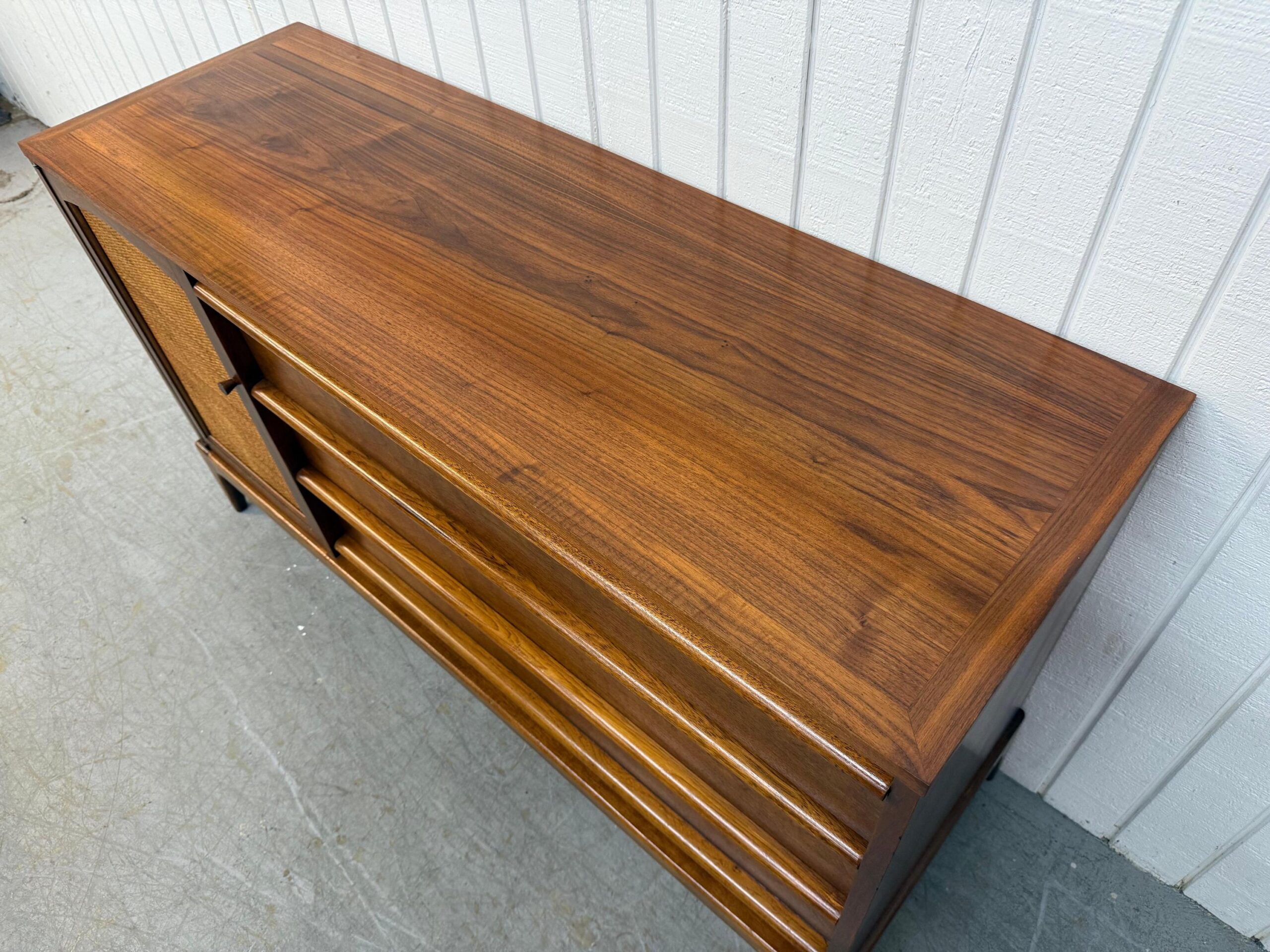 Mid-Century Modern Lane Rhythm Walnut Sideboard - Image 5