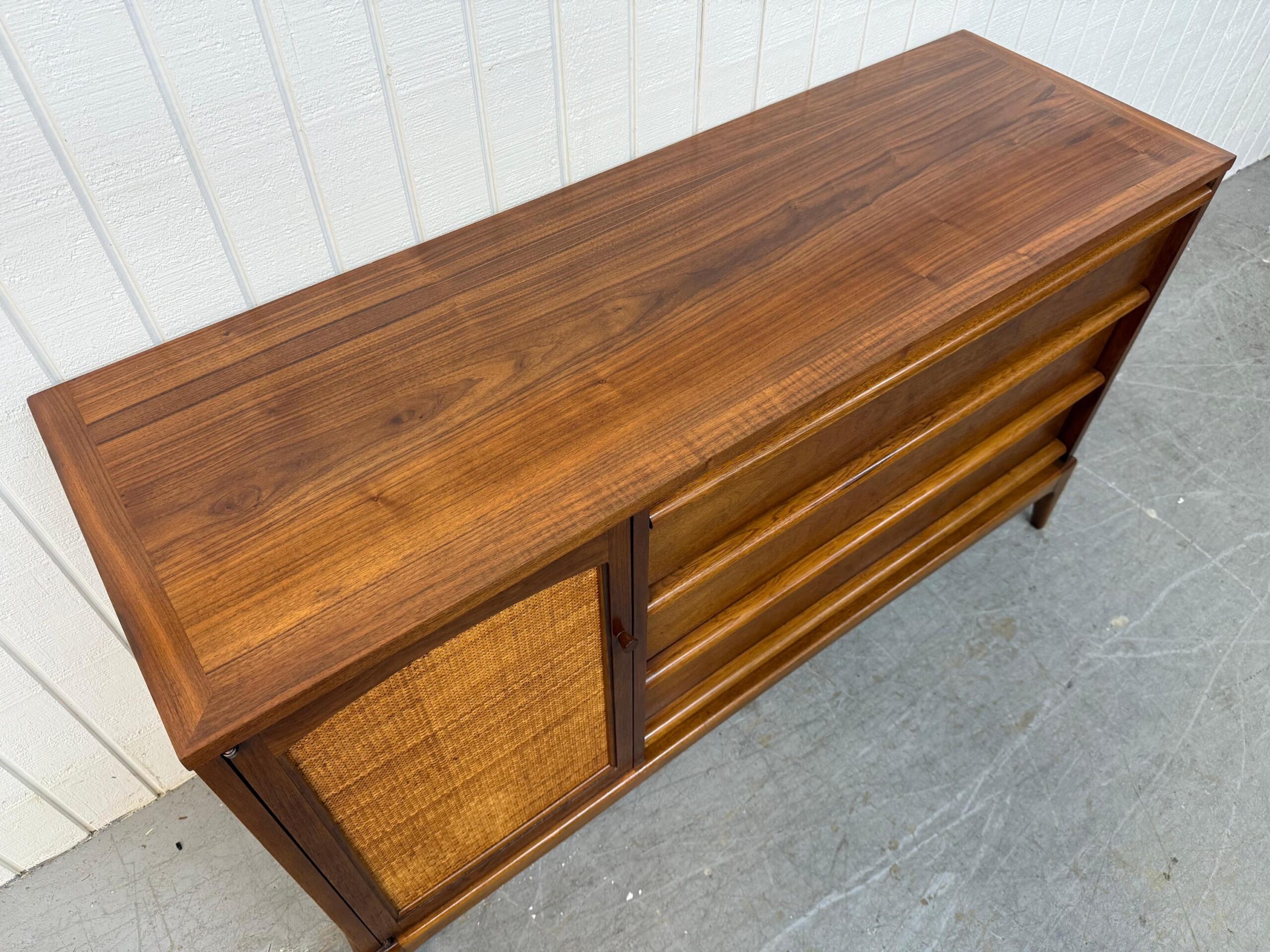 Mid-Century Modern Lane Rhythm Walnut Sideboard - Image 4
