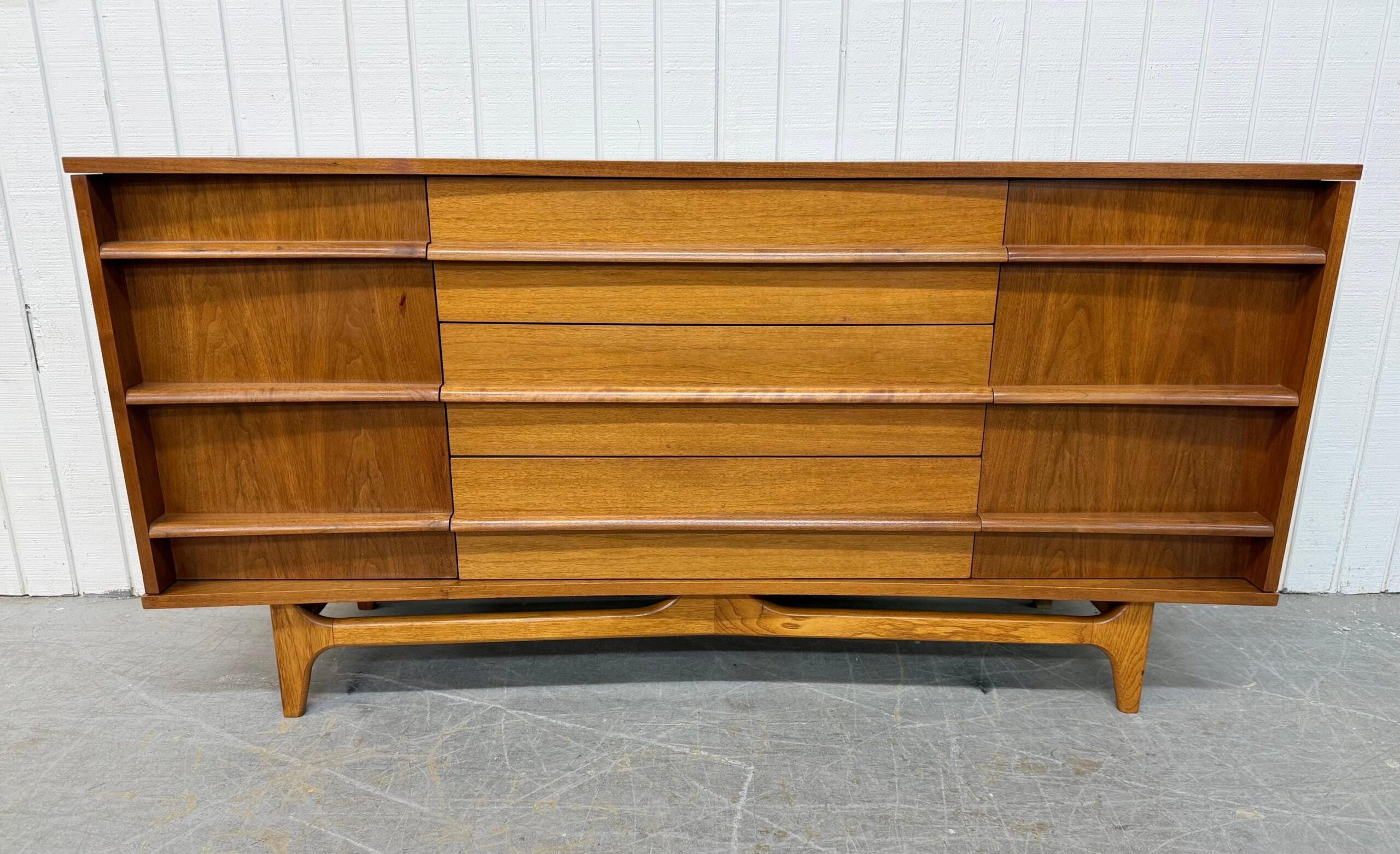 Mid-Century Modern Young Manufacturing Walnut Sideboard - Image 6