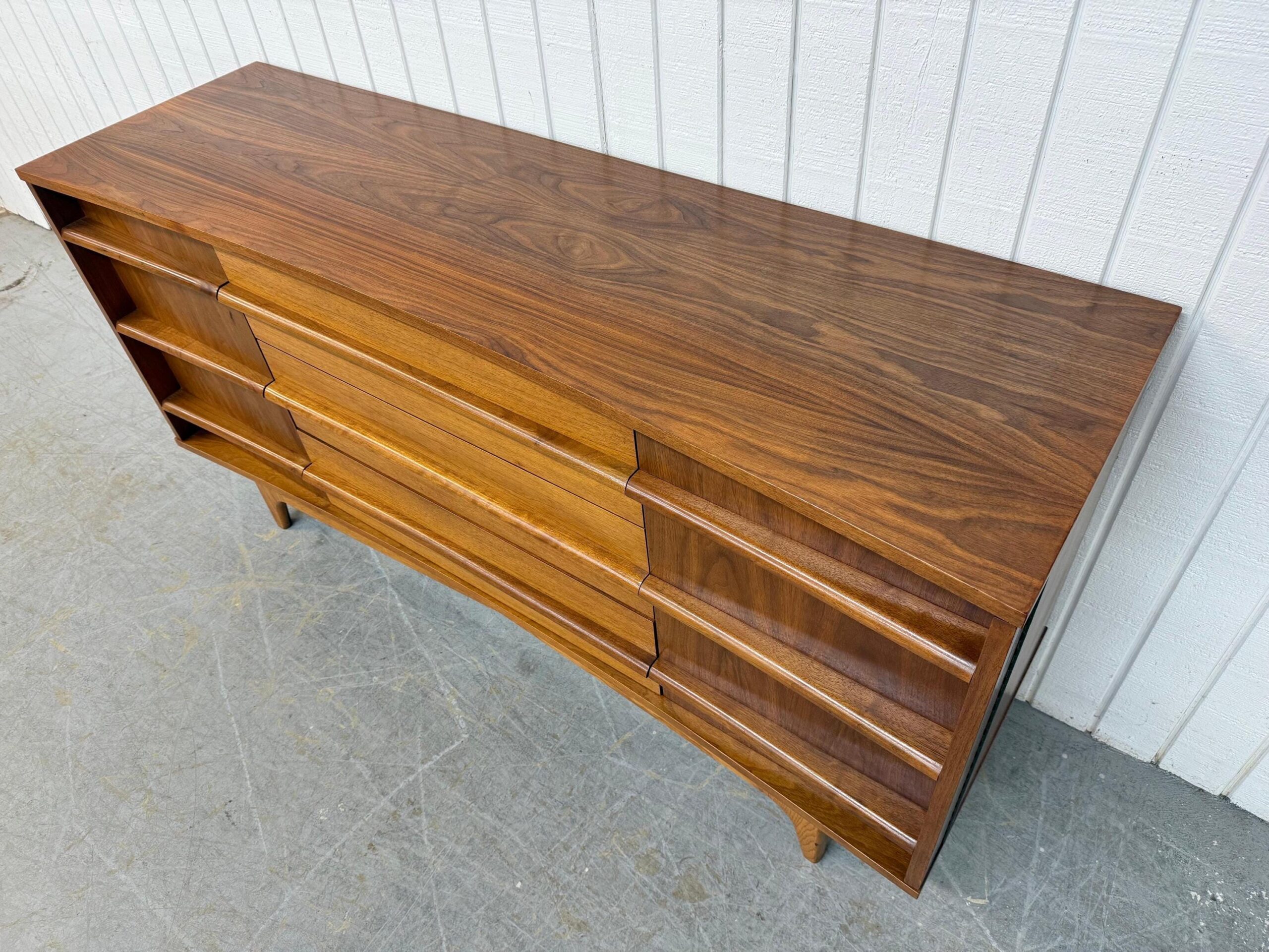 Mid-Century Modern Young Manufacturing Walnut Sideboard - Image 3