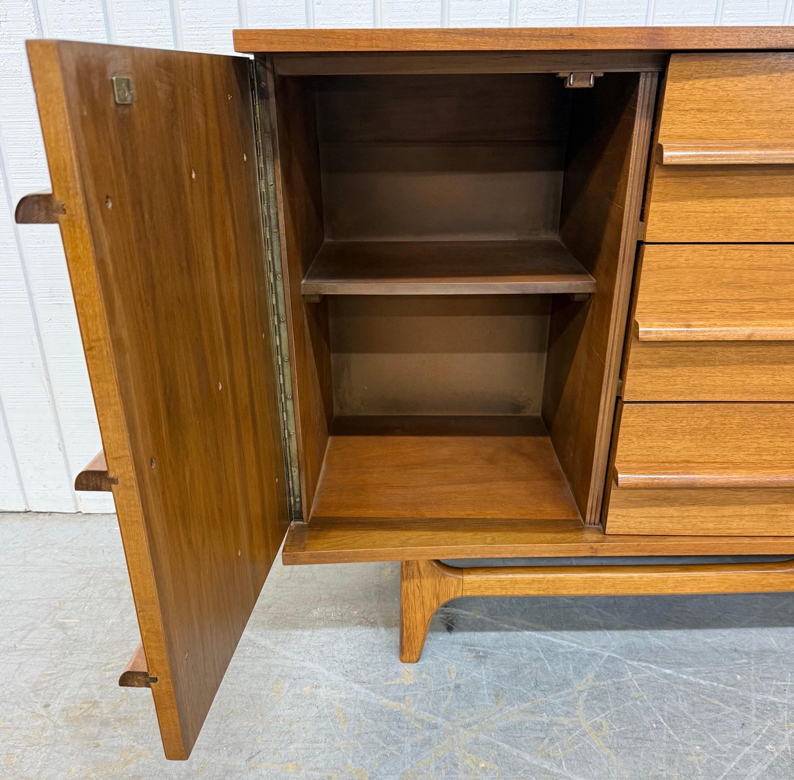 Mid-Century Modern Young Manufacturing Walnut Sideboard - Image 7