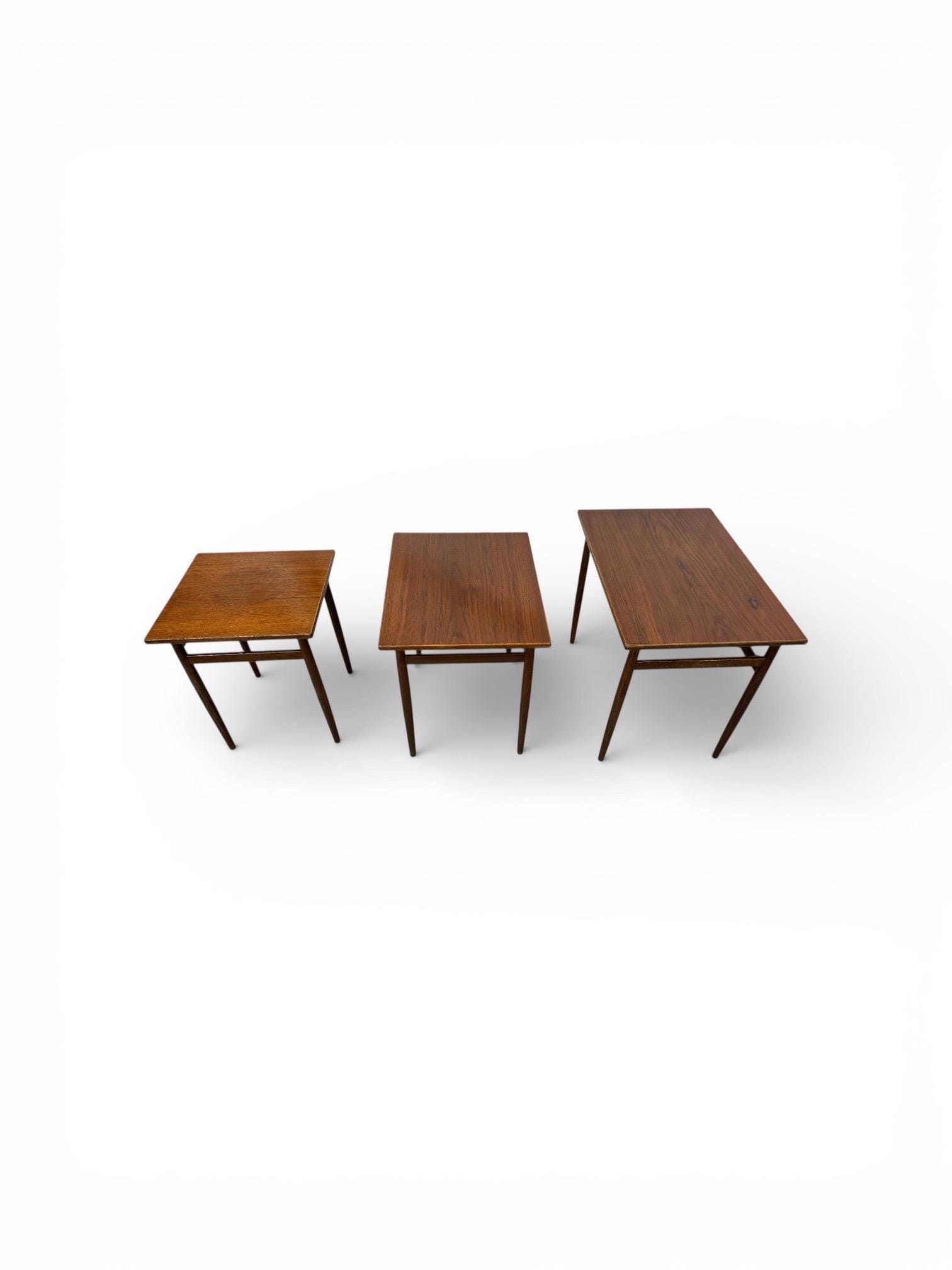 Mid-Century Modern Walnut Nesting Tables – Set of 3