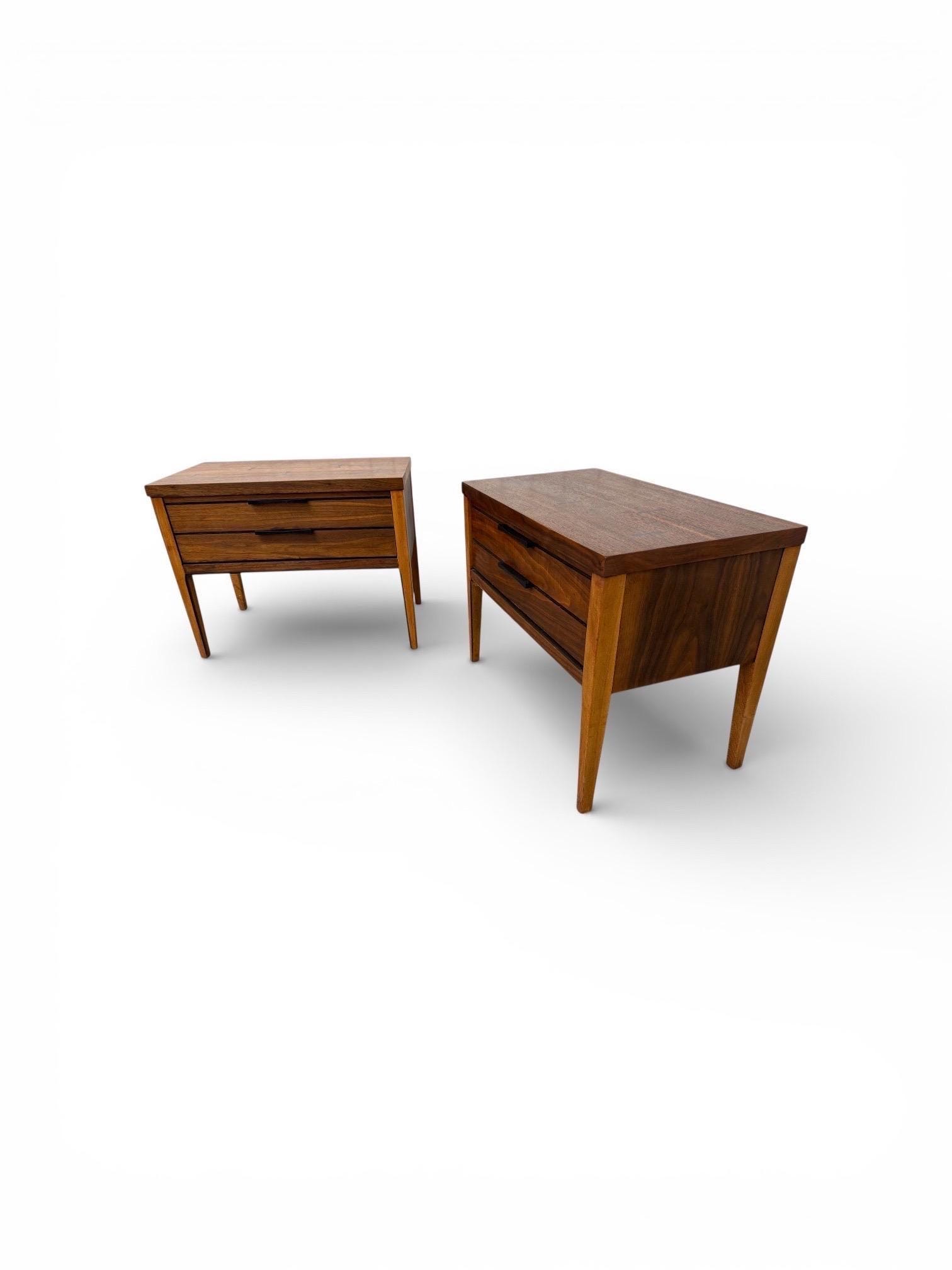 Mid-Century Modern Lane Tuxedo Walnut Nightstands - Set of 2 - Image 4