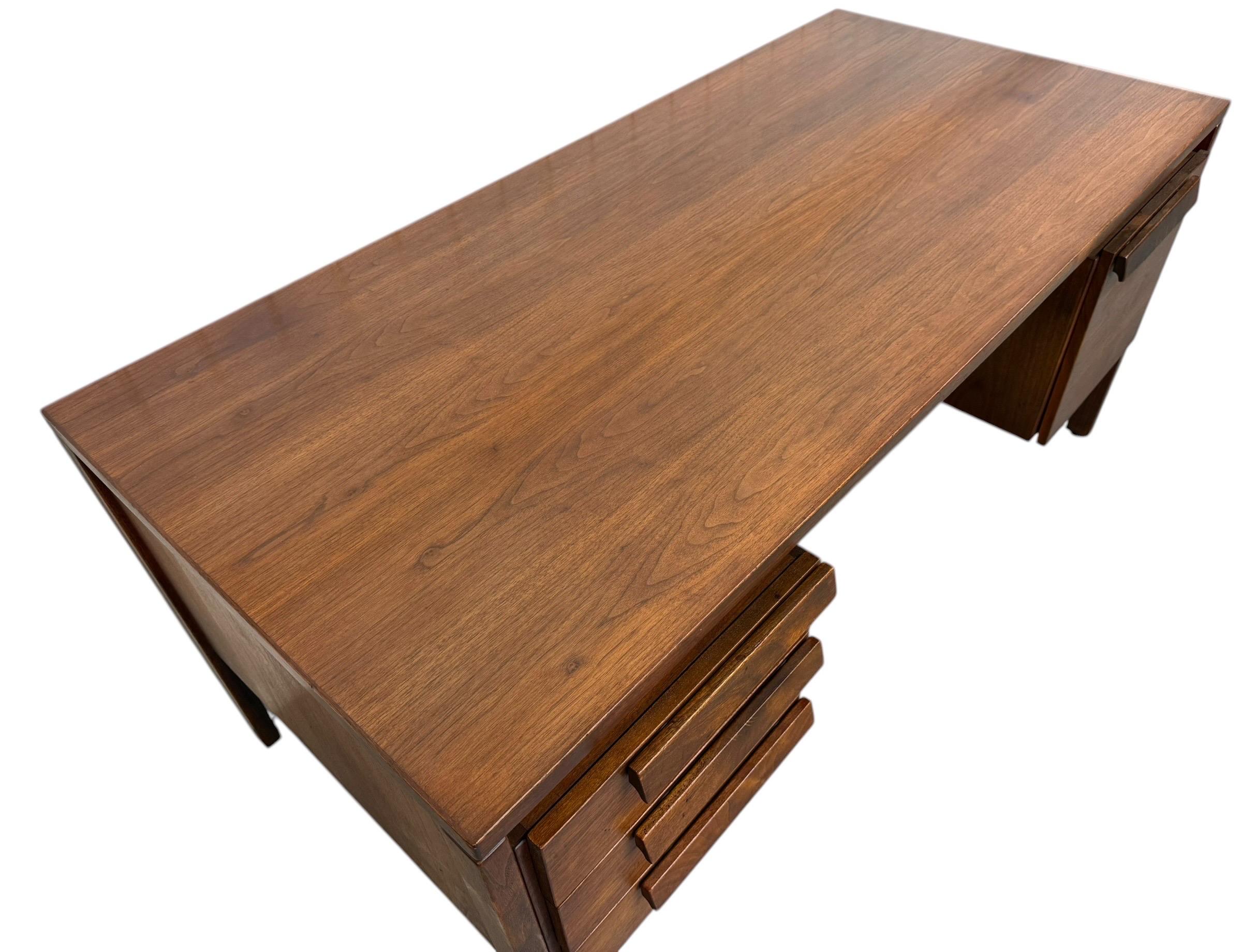 Mid-Century Modern Jens Risom Executive Desk - Image 3