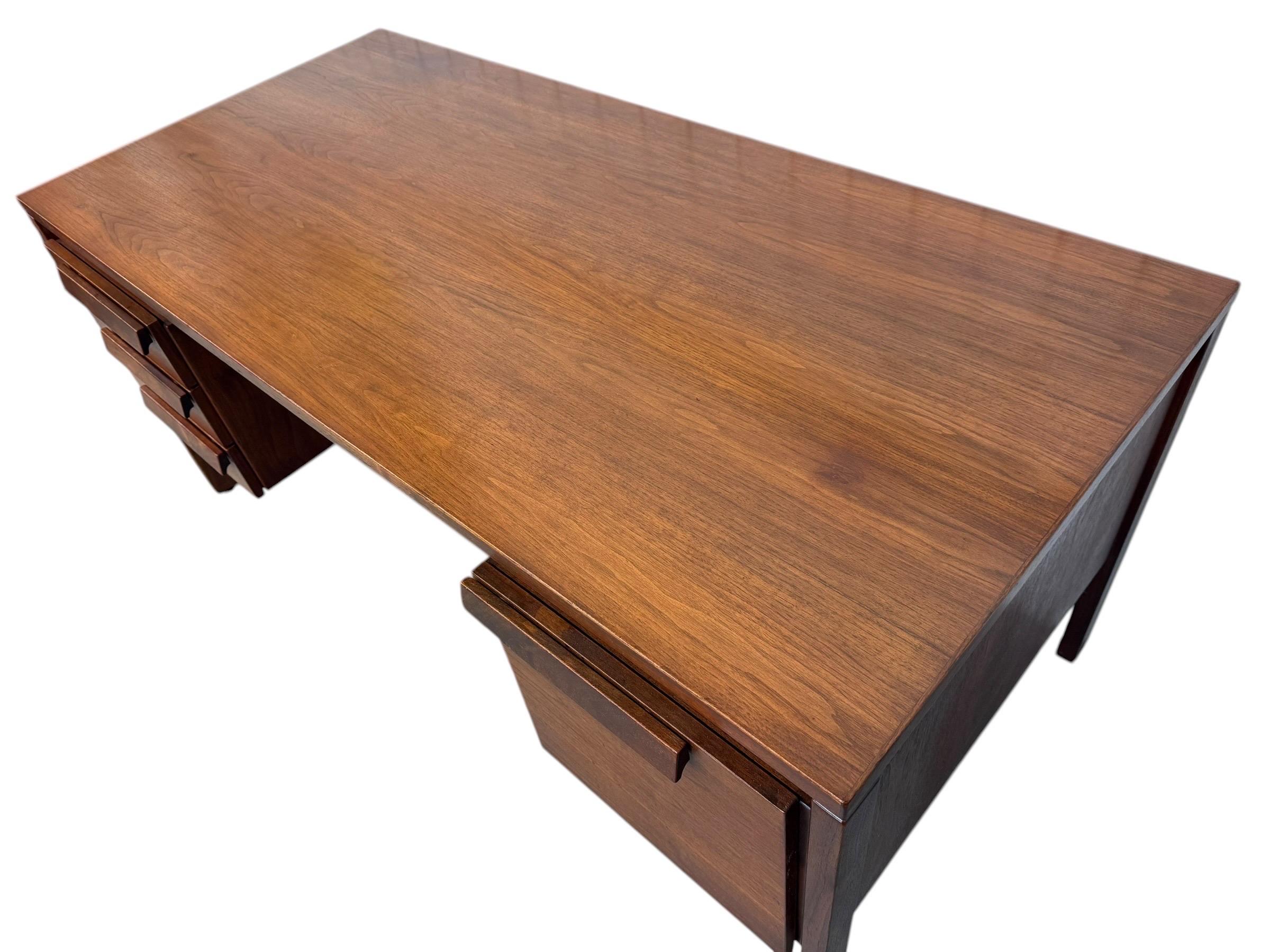 Mid-Century Modern Jens Risom Executive Desk - Image 4