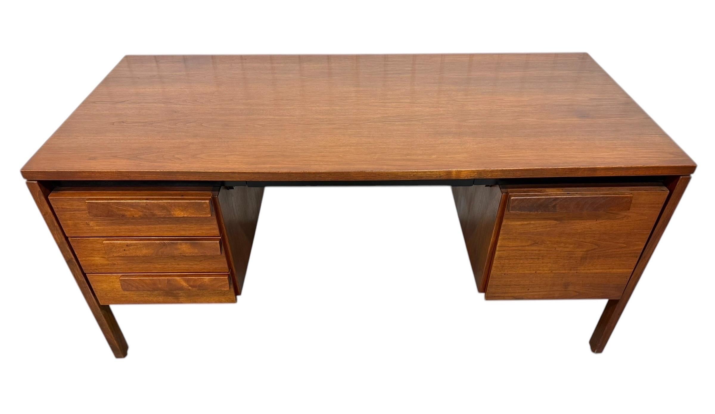 Mid-Century Modern Jens Risom Executive Desk - Image 5