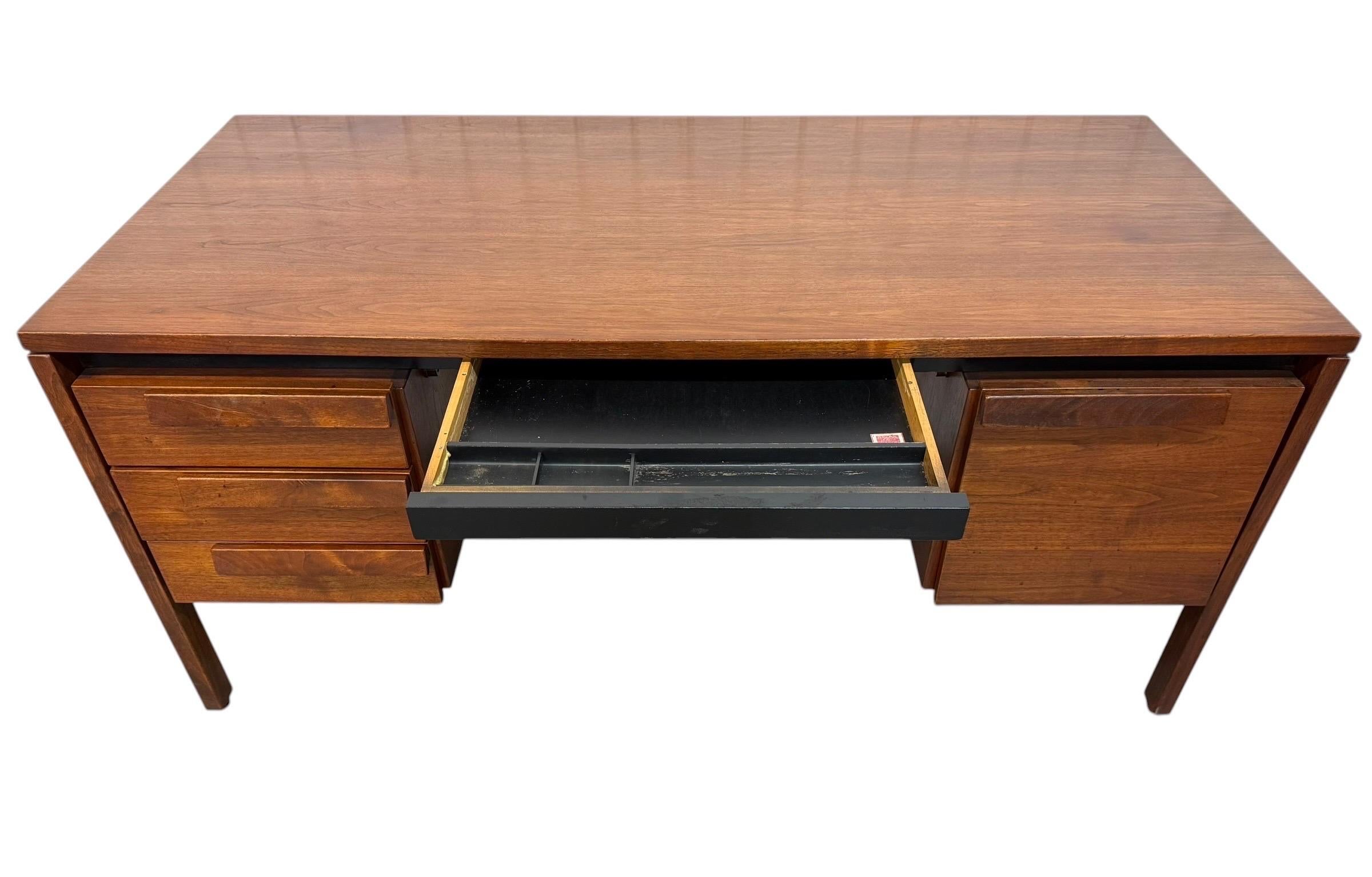 Mid-Century Modern Jens Risom Executive Desk - Image 6