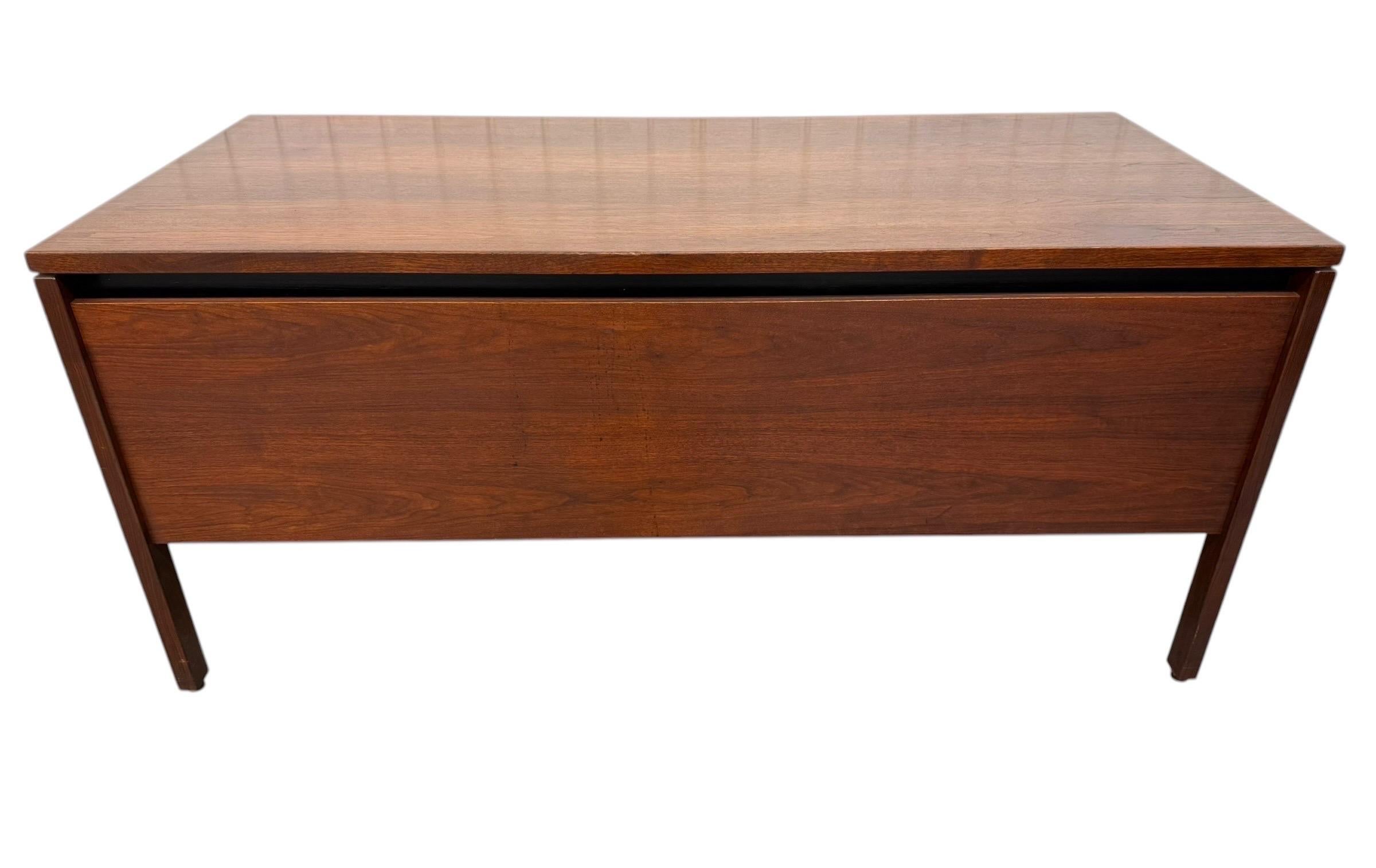 Mid-Century Modern Jens Risom Executive Desk - Image 9