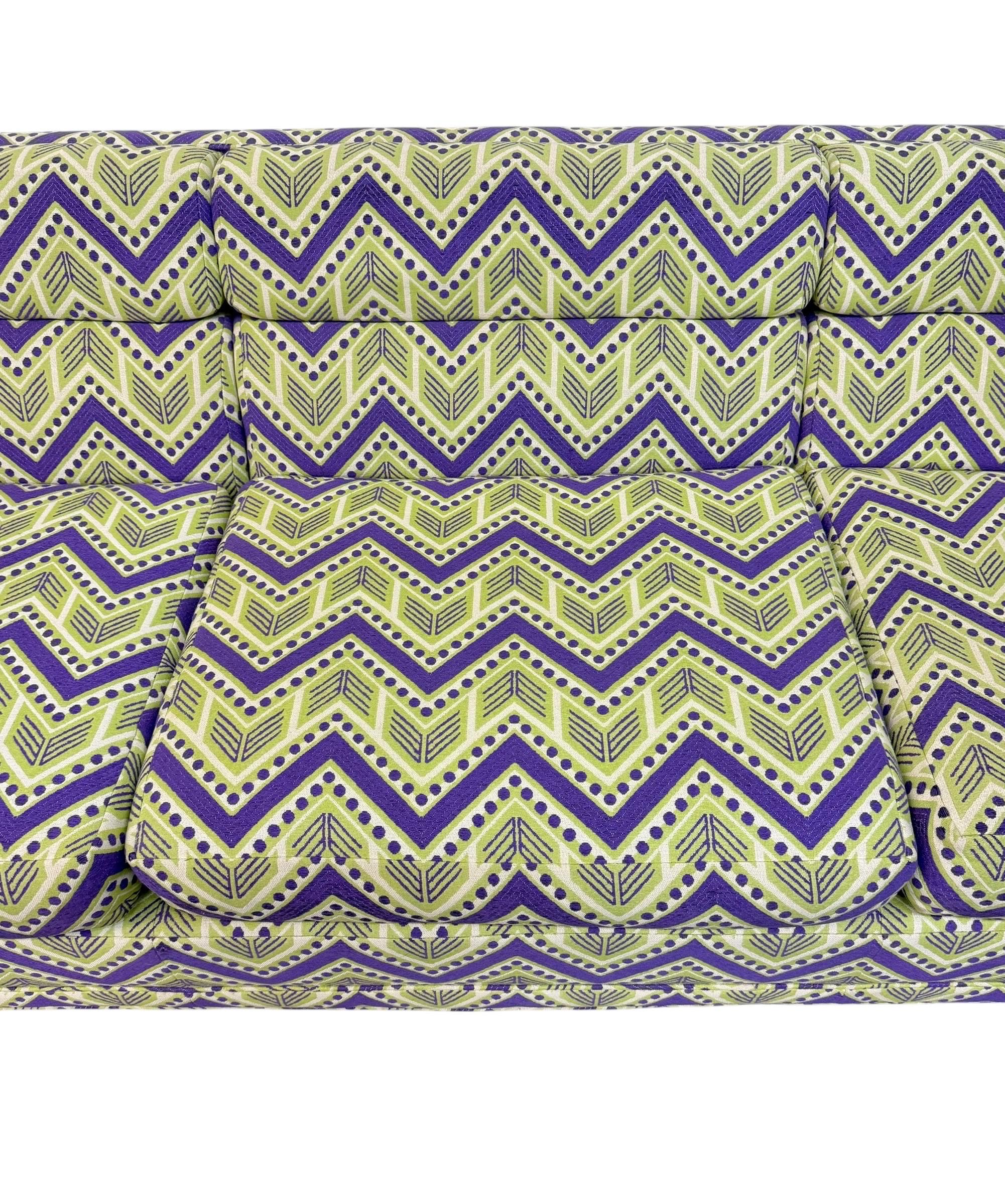 Vintage Dunbar Sofa with Original Upholstery - Image 6