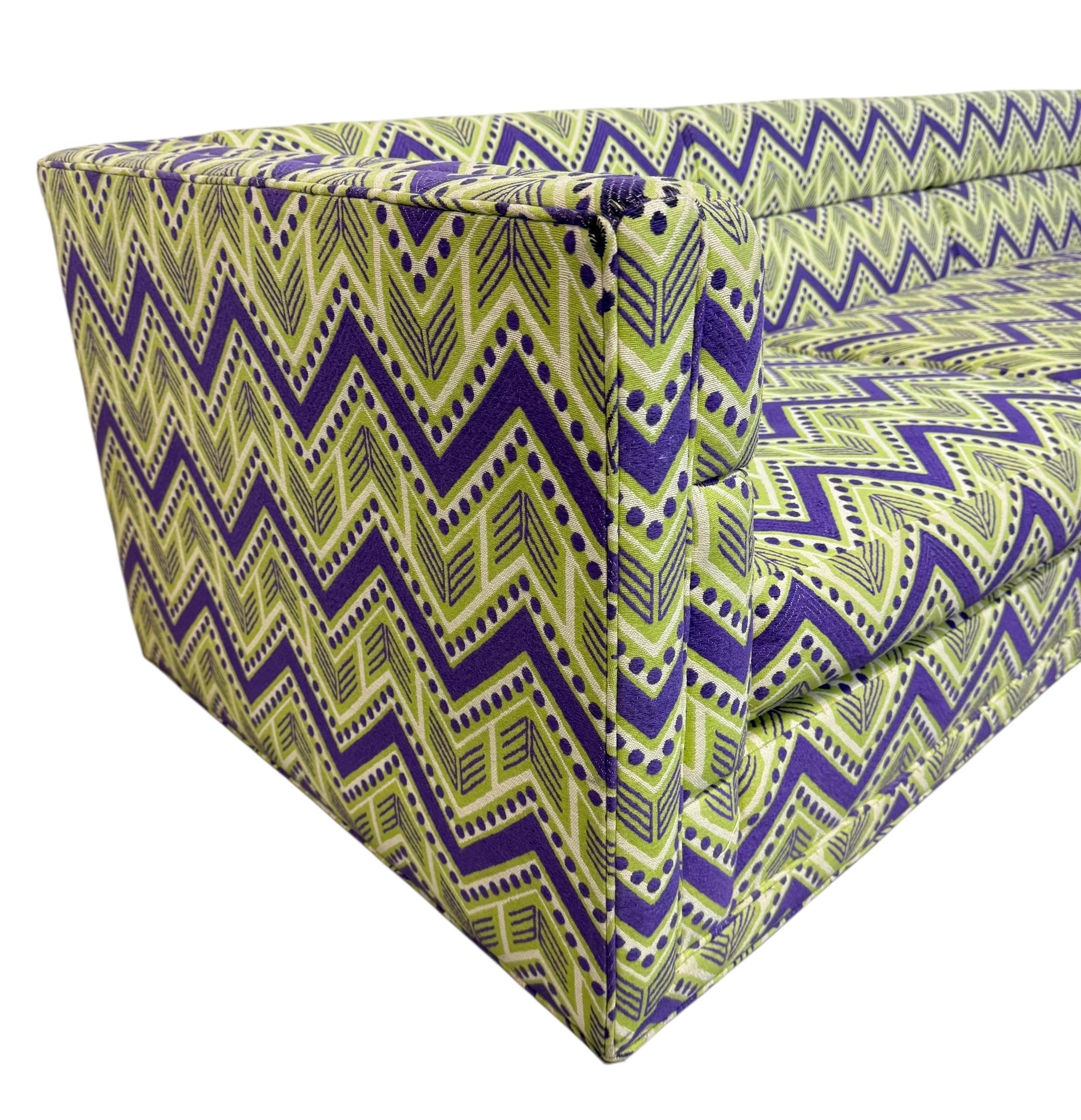 Vintage Dunbar Sofa with Original Upholstery - Image 8