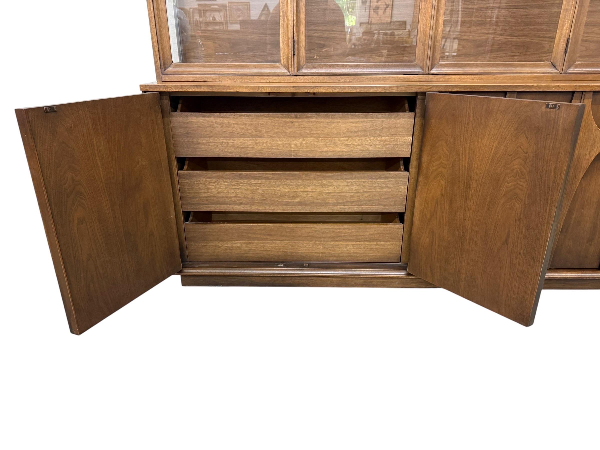 Mid-Century Modern Broyhill Brasilia 2-Piece Walnut China Cabinet - Image 5