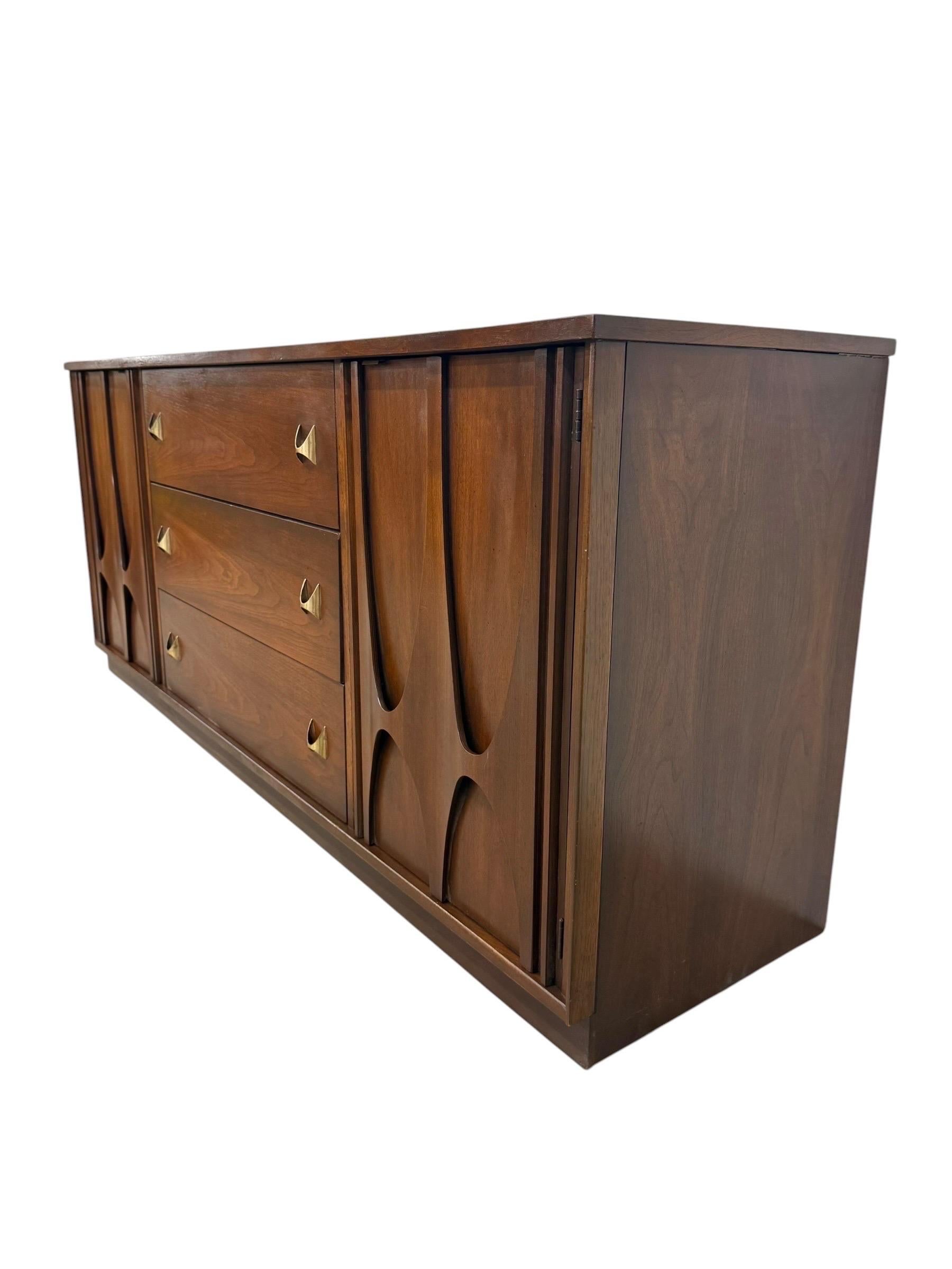 Mid-Century Modern Broyhill Brasilia Walnut Dresser - Image 3