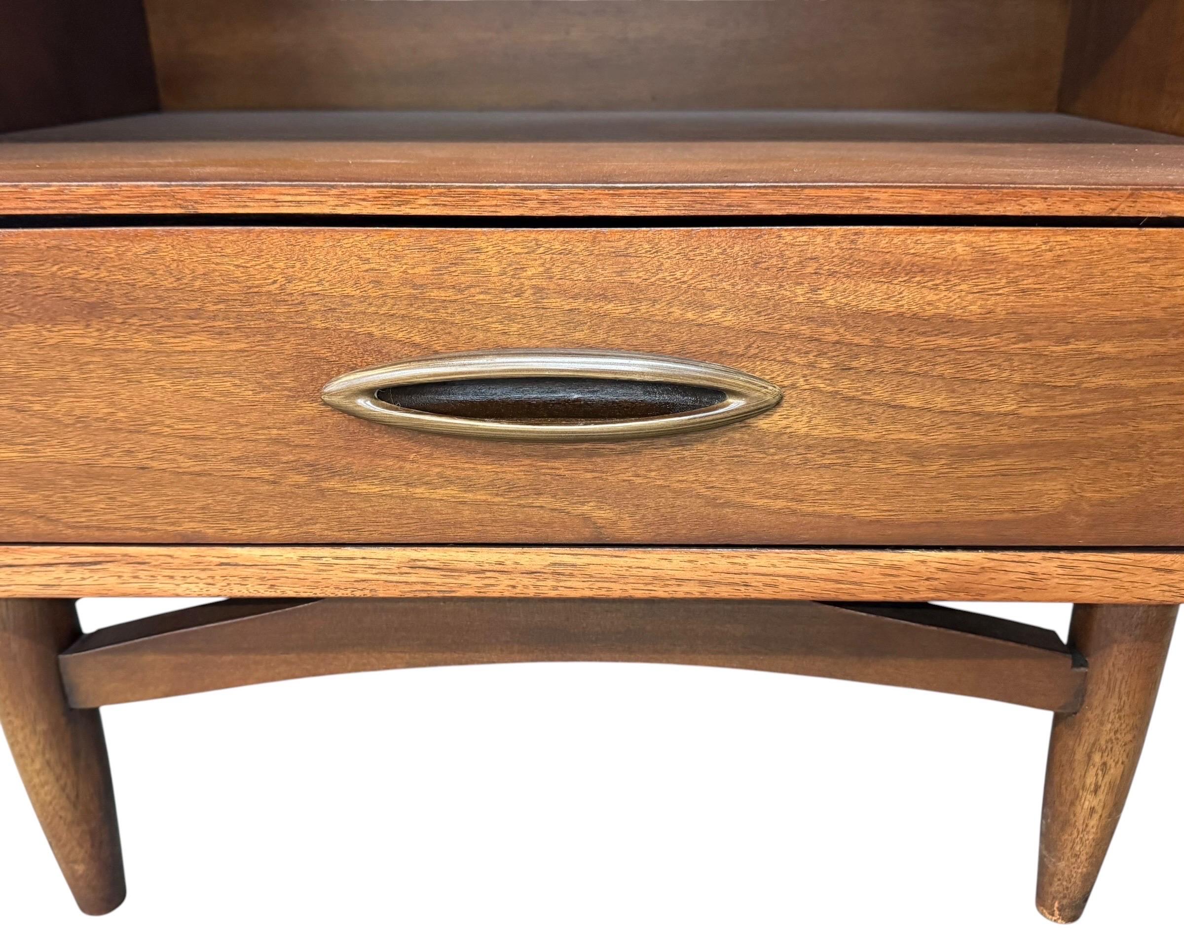 Mid-Century Modern Broyhill Sculptra Walnut Nightstands - Set of 2 - Refinished! - Image 11