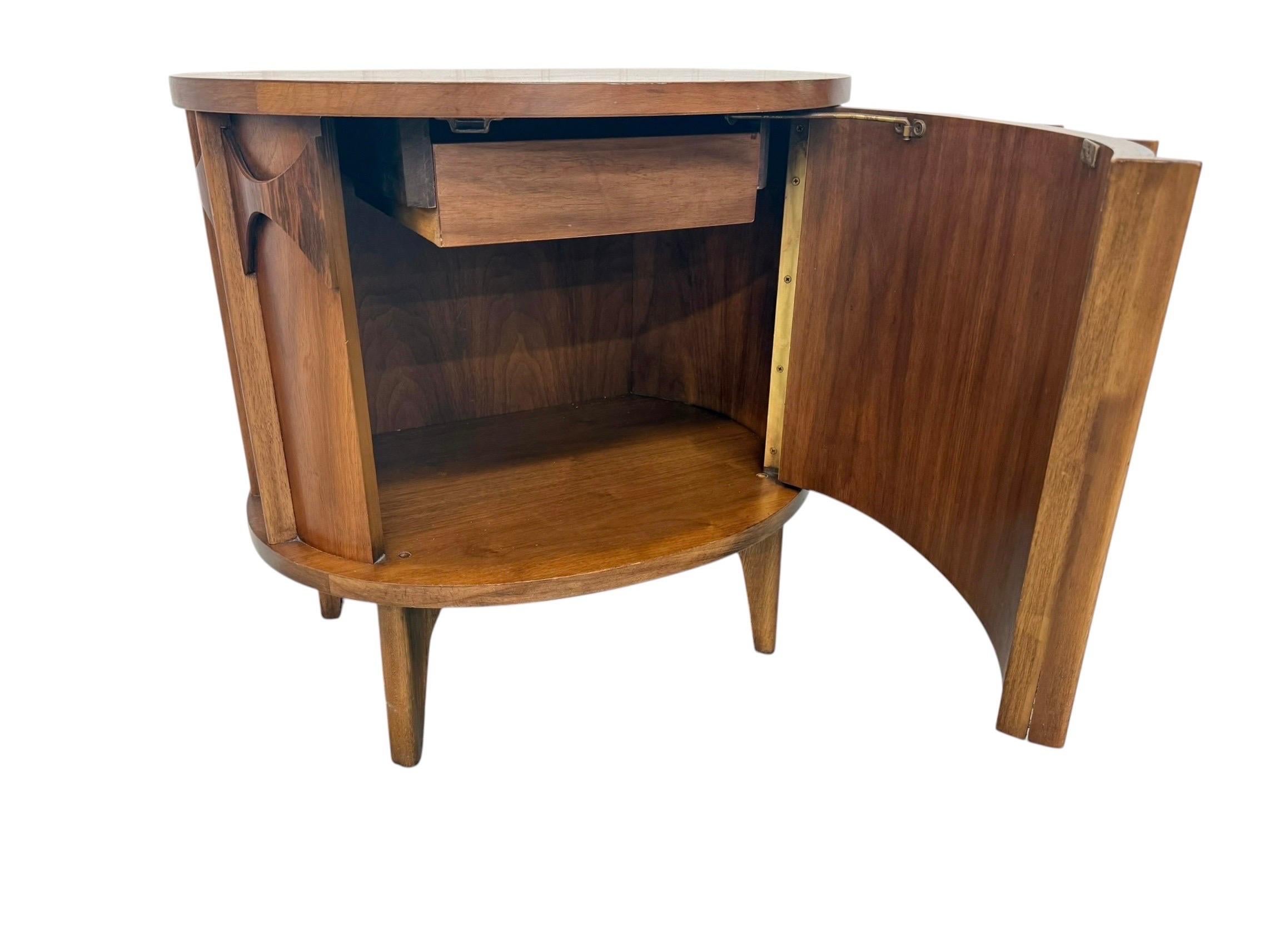 Mid-Century Modern Kent Coffey "Perspecta" Walnut Commode Nightstands - Set of 2 - Image 9