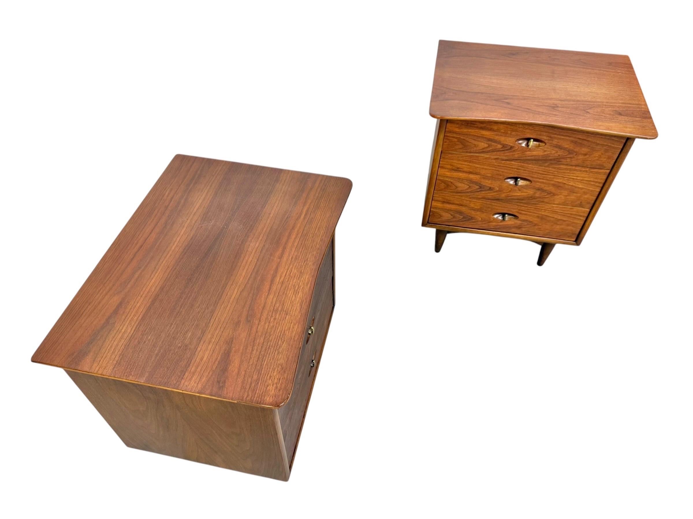 Mid-Century Modern Kent Coffey "The Greenbrier" Walnut Nightstands - Set of 2 - Image 5