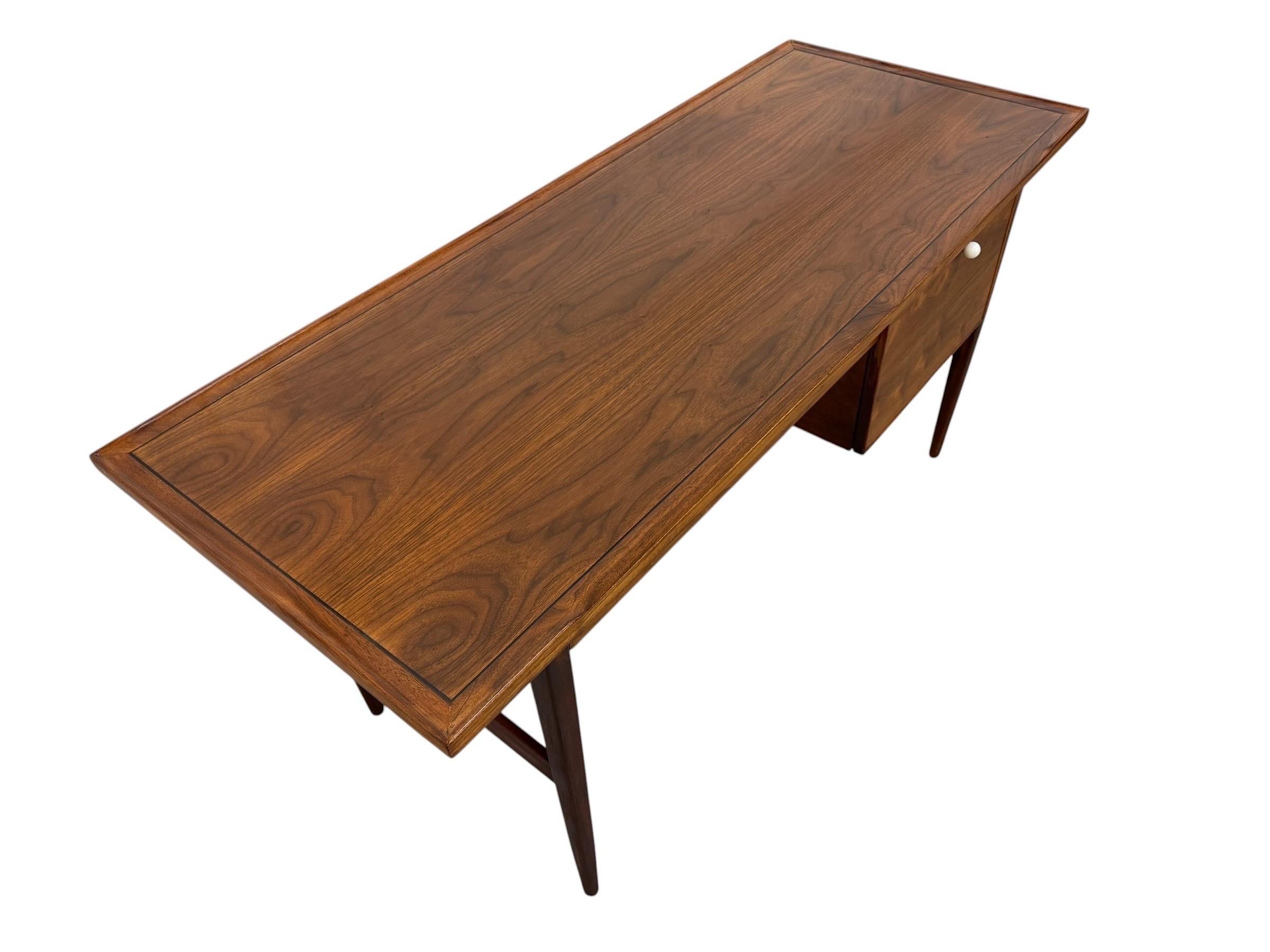 Mid-Century Modern Drexel Declaration Walnut Writing Desk - Refinished! - Image 4