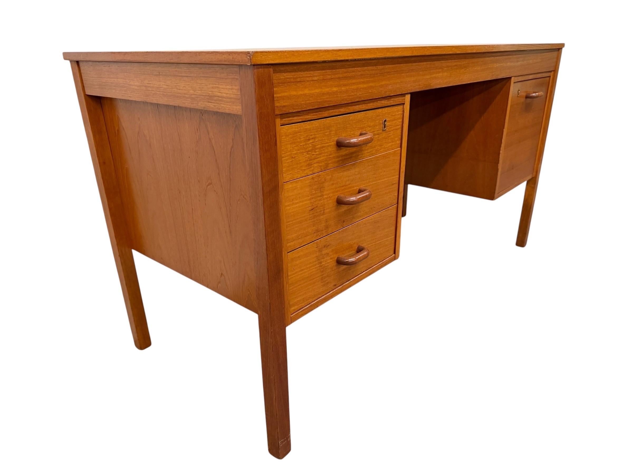 Vintage Danish Modern Teak Writing Desk - Refinished! - Image 2