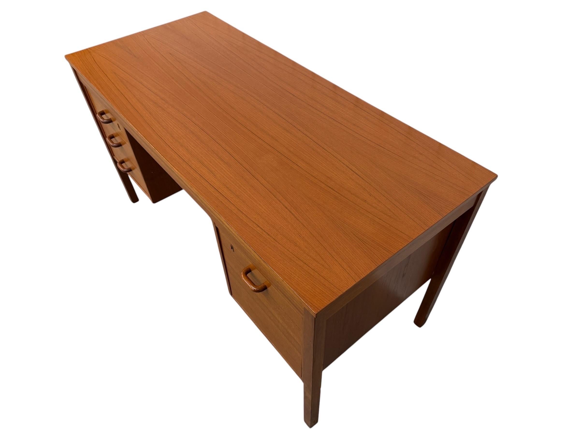 Vintage Danish Modern Teak Writing Desk - Refinished! - Image 6