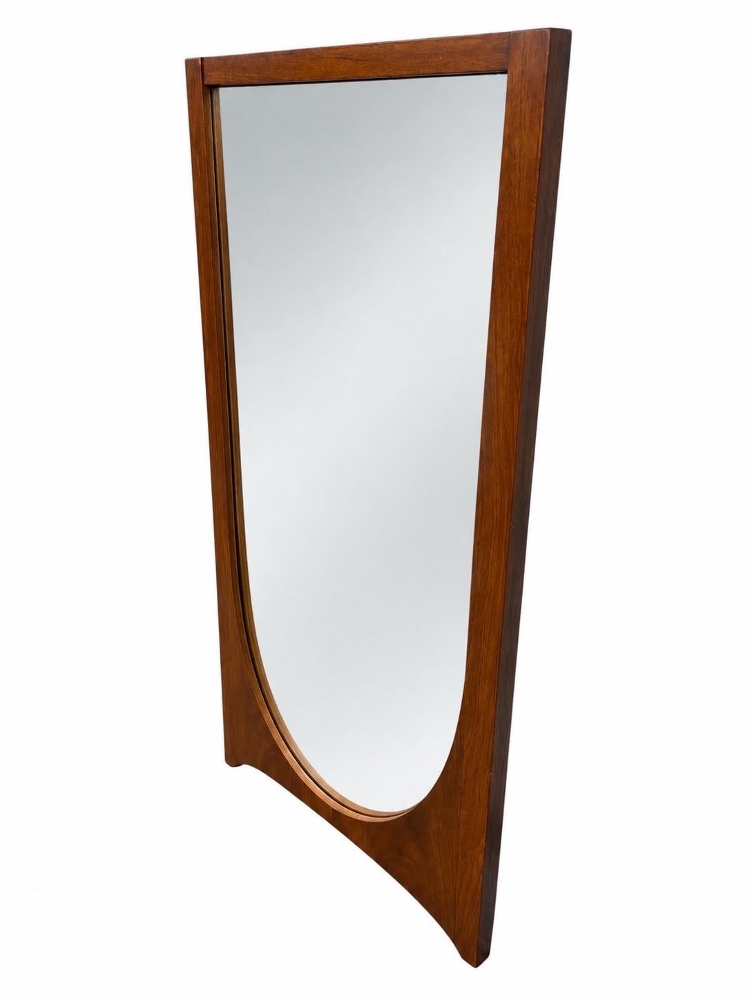 Mid-Century Modern Broyhill Brasilia Sculpted Walnut Mirror - Image 3