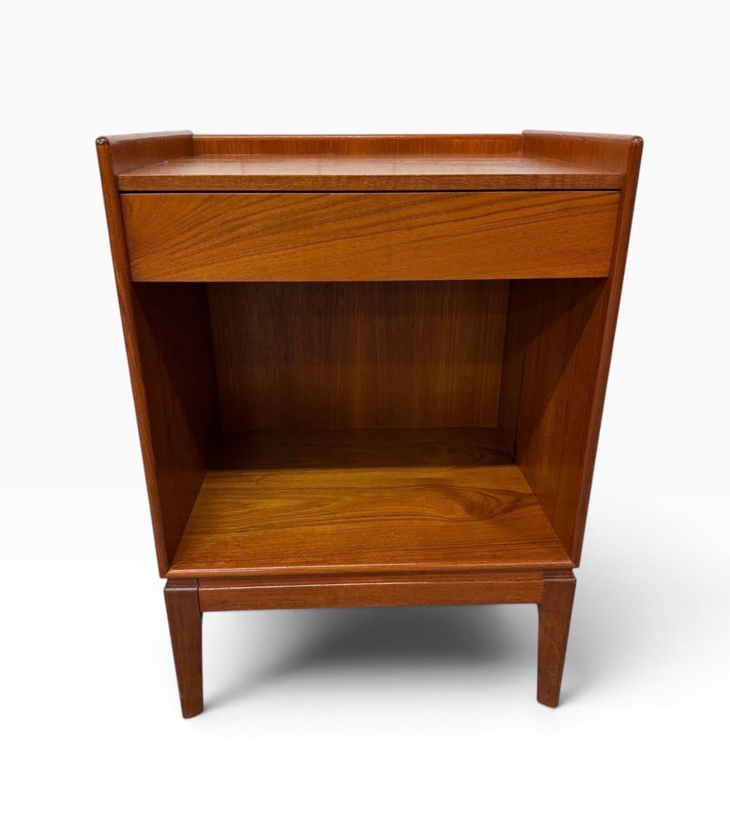 Mid-Century Danish Modern Søborg Møbelfabrik Teak Nightstands - Set of 2 - Image 7