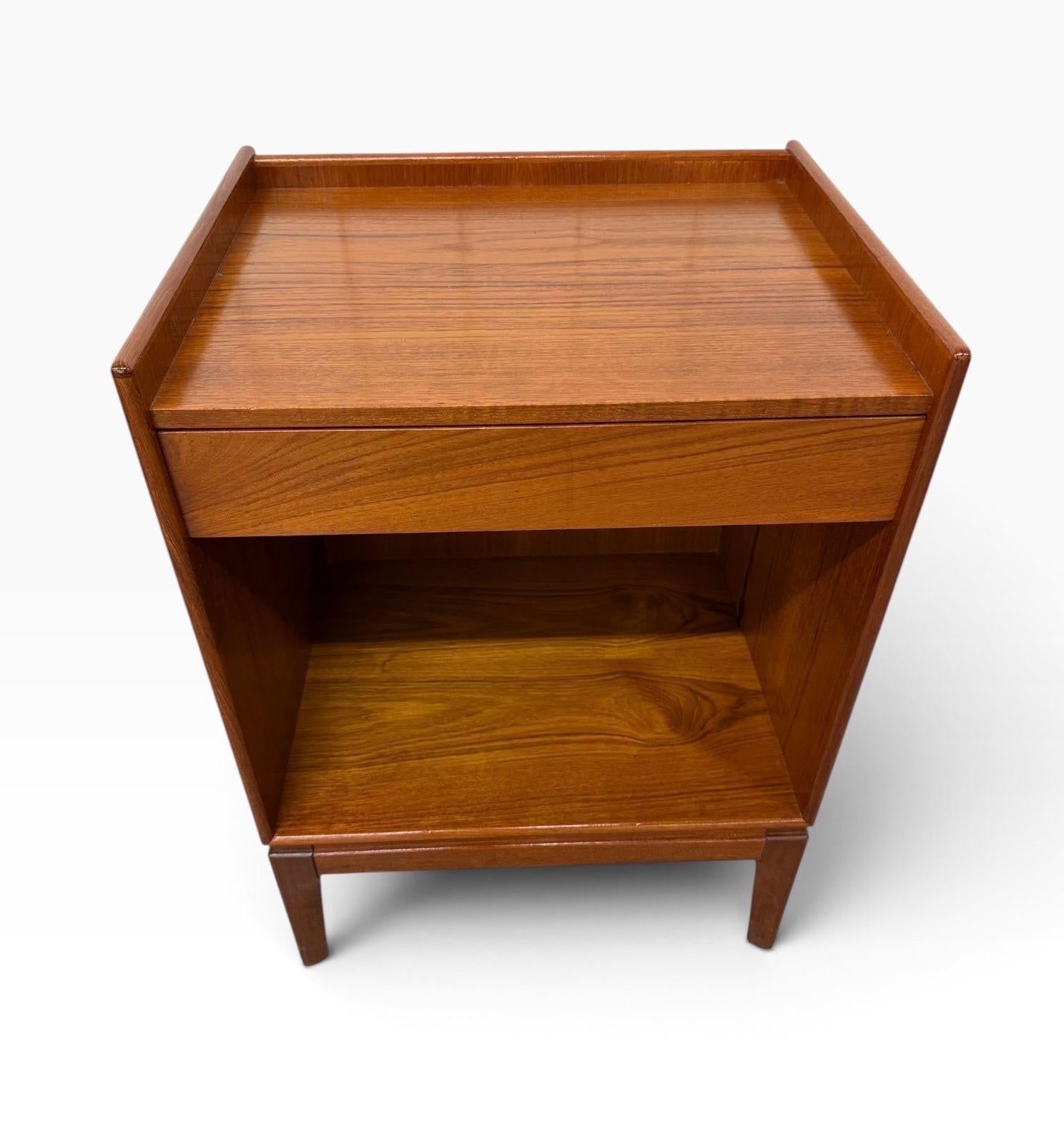 Mid-Century Danish Modern Søborg Møbelfabrik Teak Nightstands - Set of 2 - Image 8