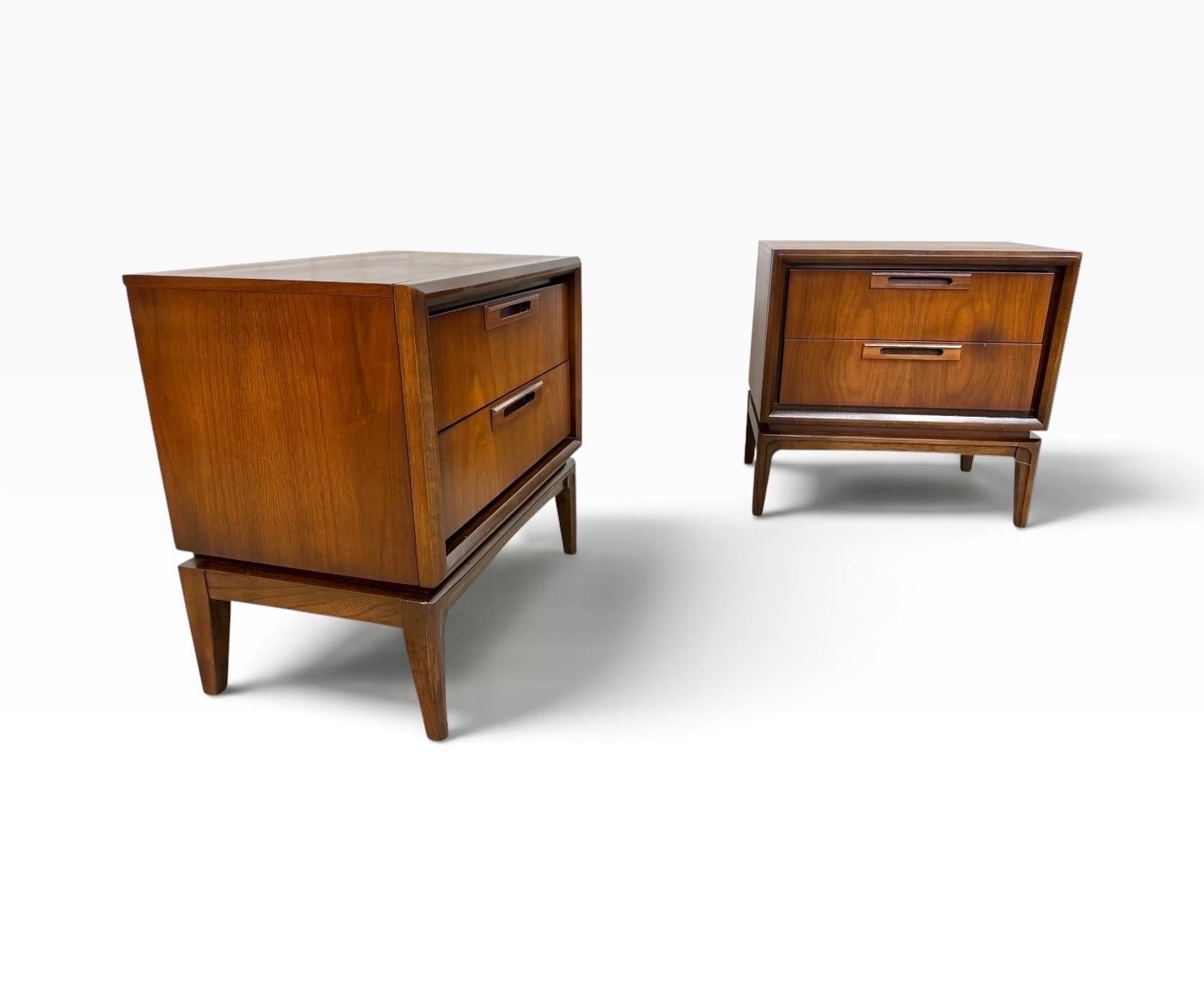 Mid-Century Modern Broyhill 2-Drawer Walnut Nightstands - Set of 2 - Refinished! - Image 2