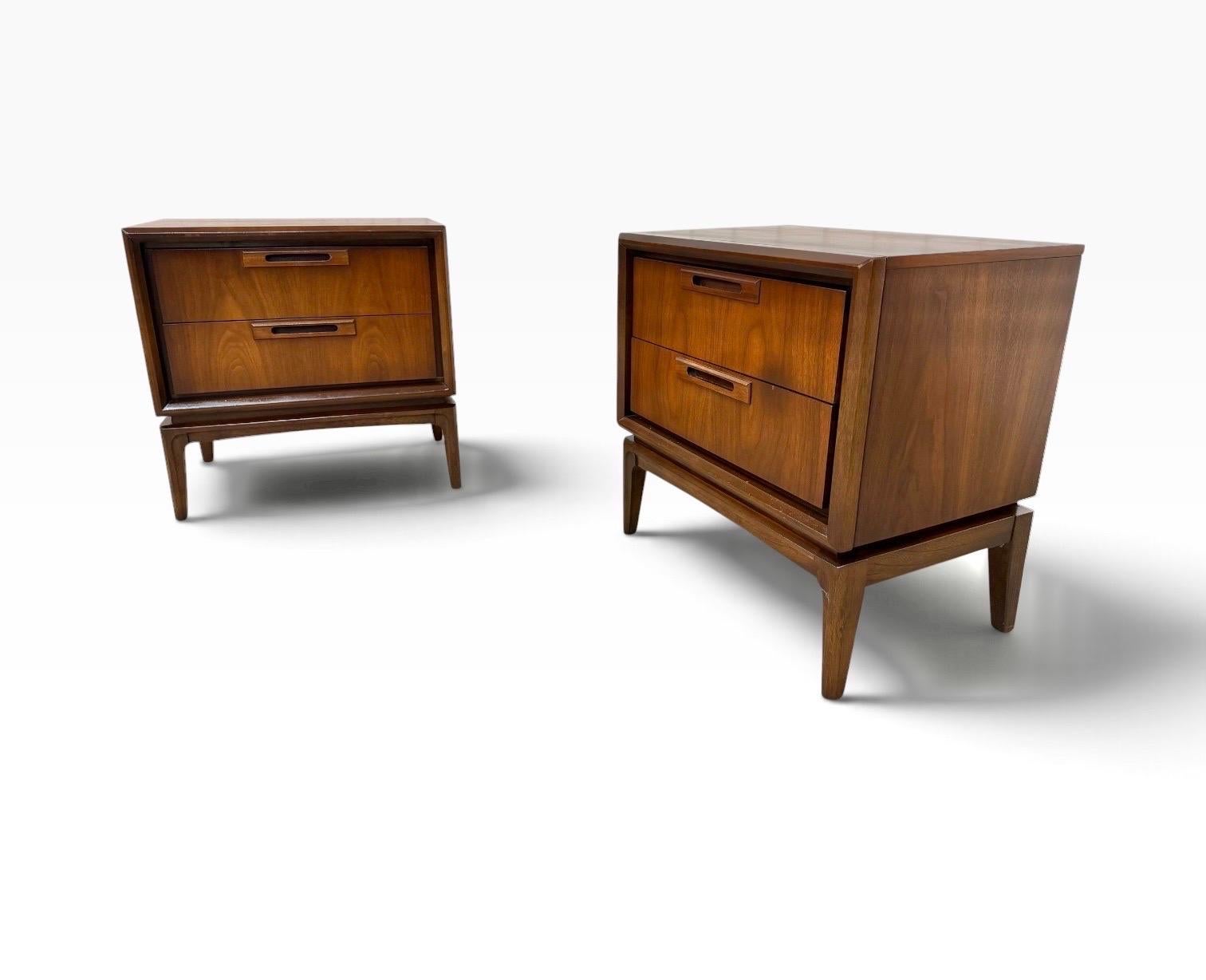 Mid-Century Modern Broyhill 2-Drawer Walnut Nightstands - Set of 2 - Refinished! - Image 3
