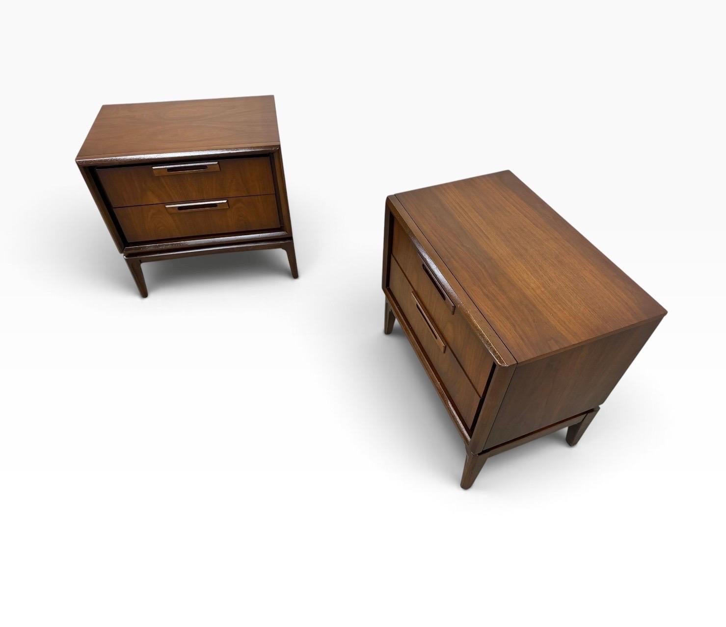 Mid-Century Modern Broyhill 2-Drawer Walnut Nightstands - Set of 2 - Refinished! - Image 6