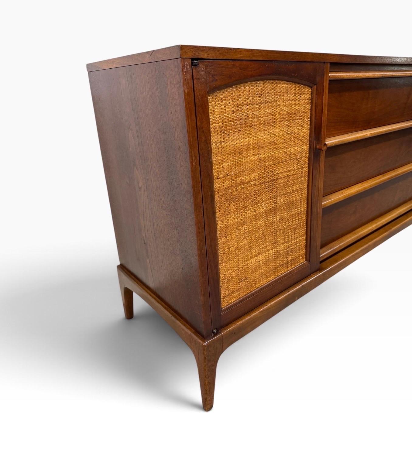Mid-Century Modern Lane Rhythm Walnut Sideboard - Refinished! - Image 2