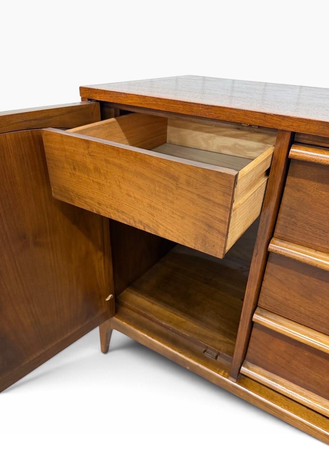 Mid-Century Modern Lane Rhythm Walnut Sideboard - Refinished! - Image 7
