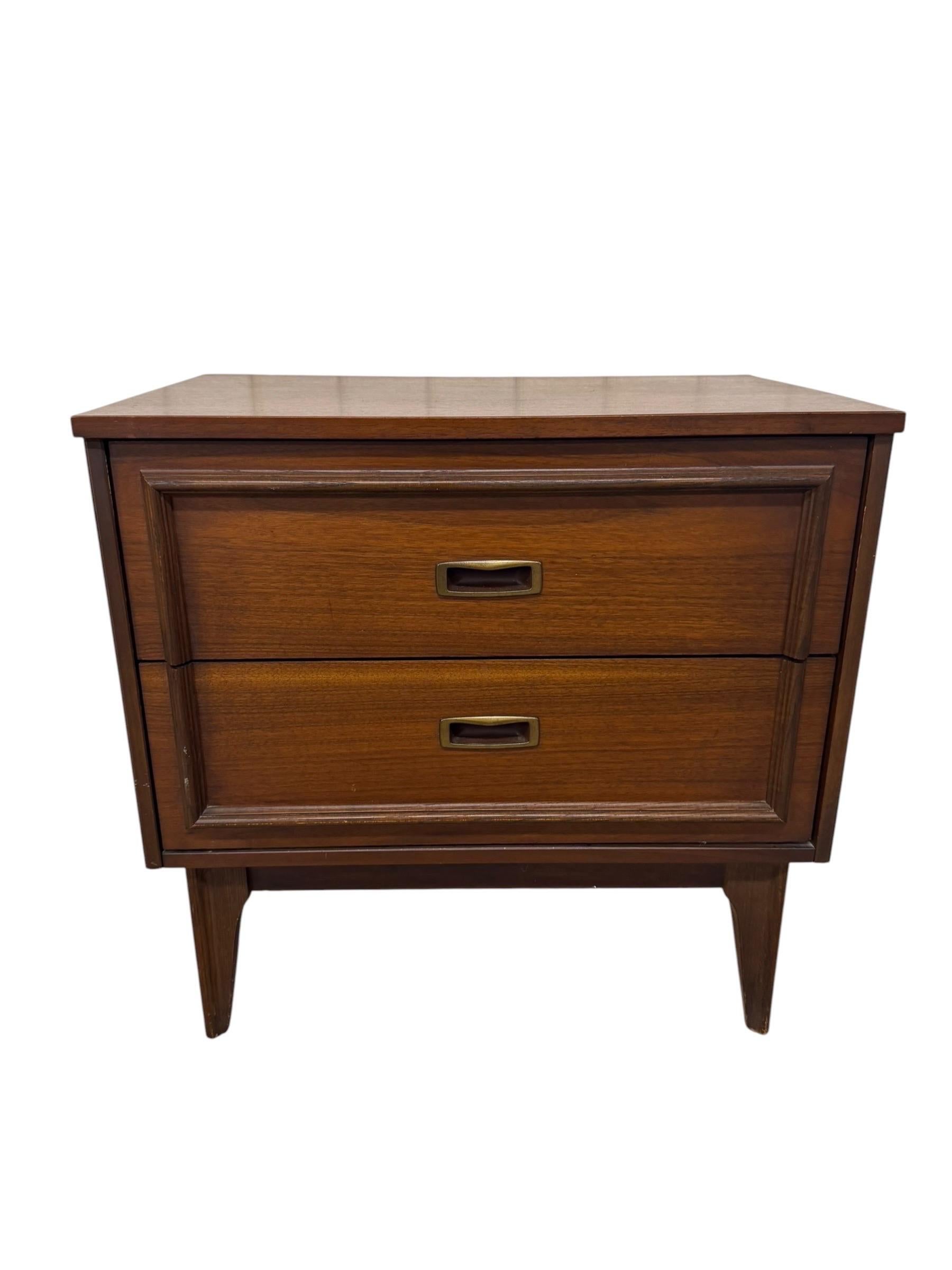 Mid-Century Modern 3-Piece Walnut Bedroom Set - Image 7
