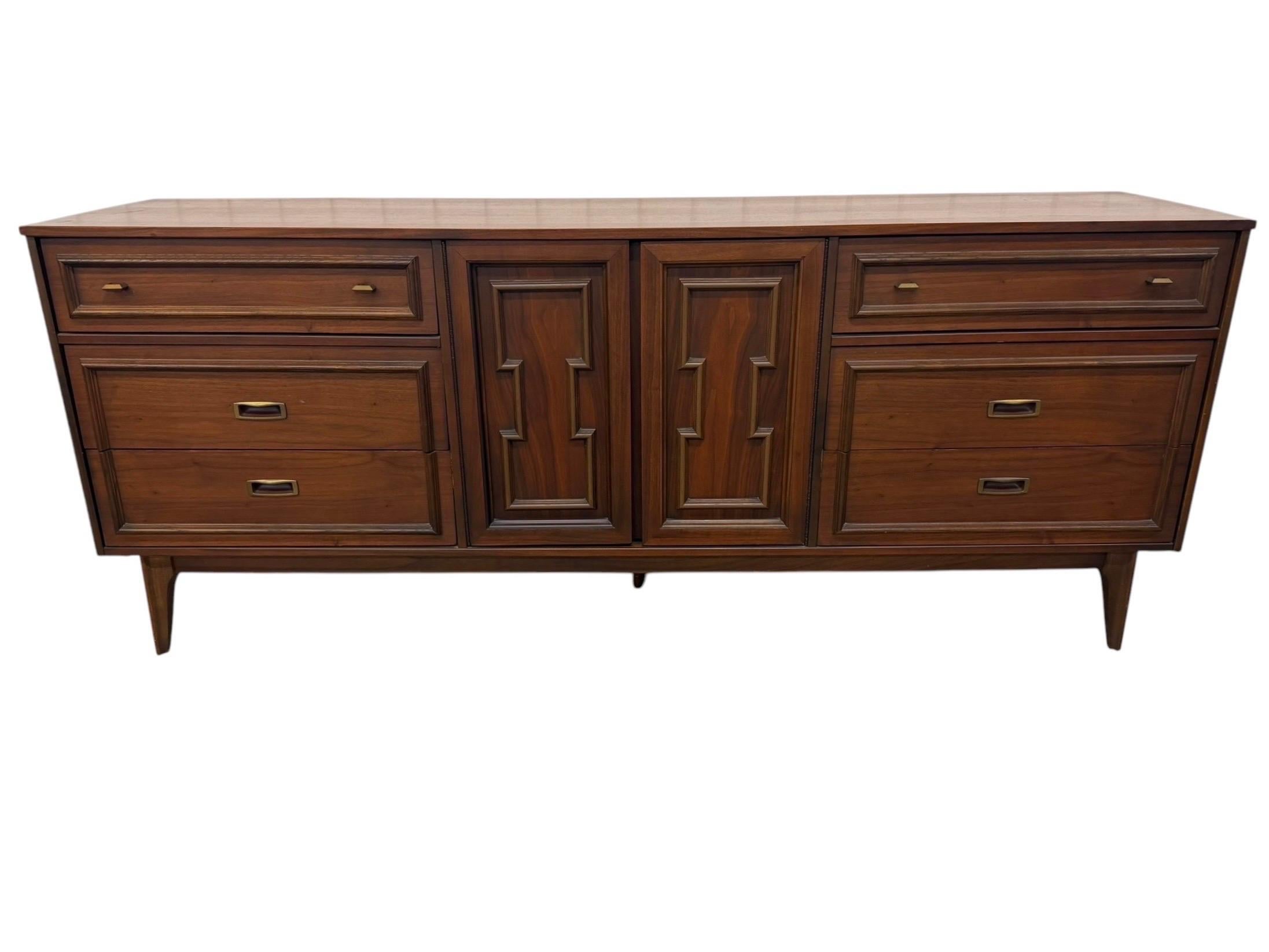 Mid-Century Modern 3-Piece Walnut Bedroom Set - Image 9