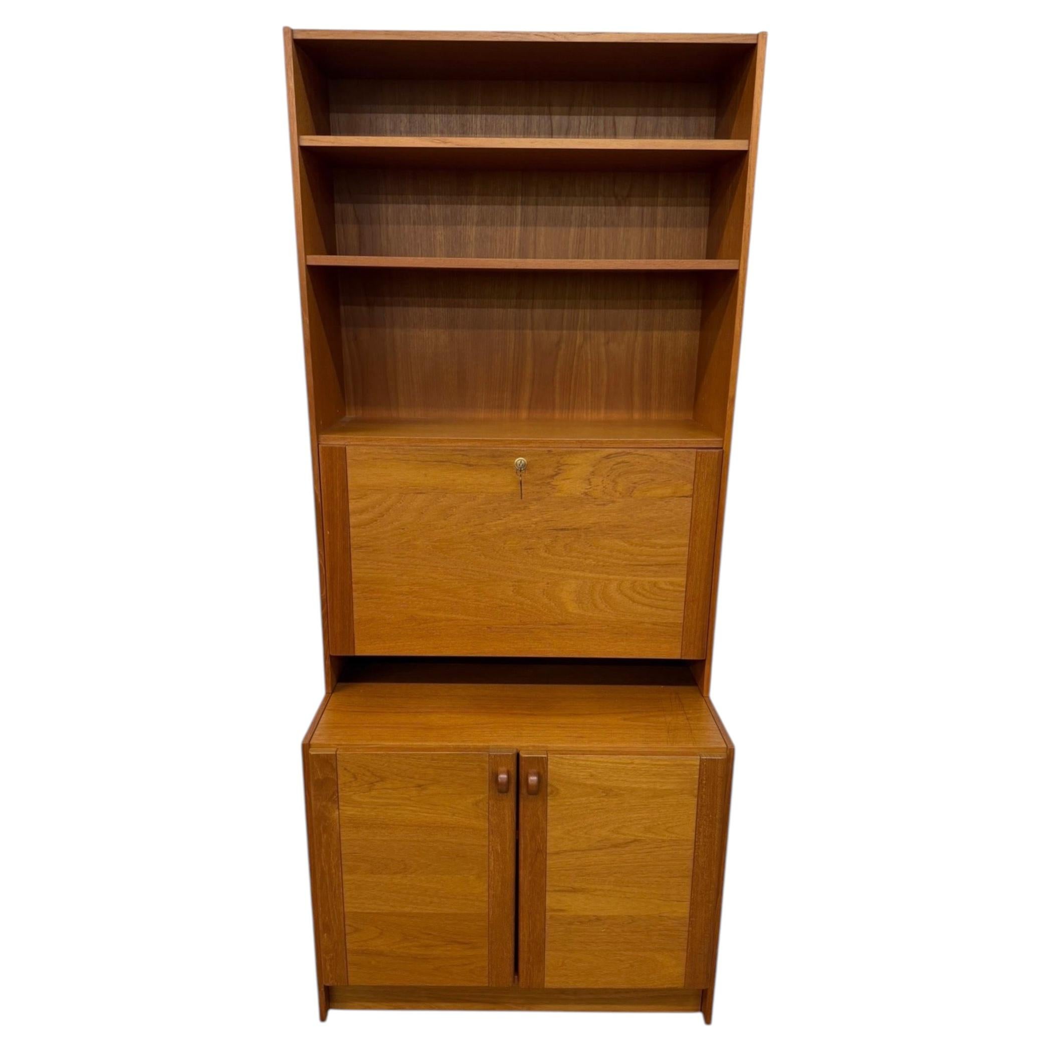 Vintage Danish Modern Domino Møbler 2-Piece Teak Bar Cabinet