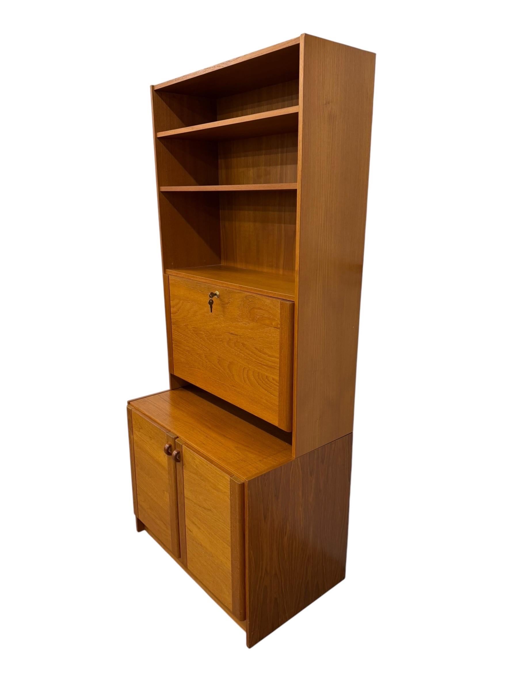 Vintage Danish Modern Domino Møbler 2-Piece Teak Bar Cabinet - Image 3