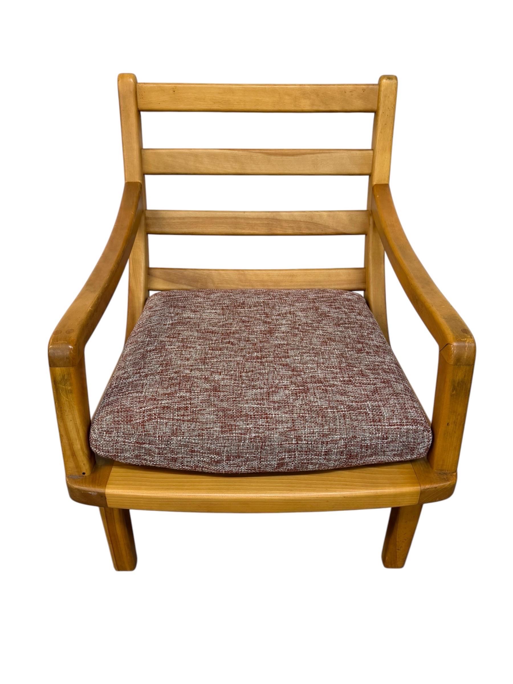 Vintage Heywood Wakefield Style Solid Wood Lounge Chair - Reupholstered! - Image 6