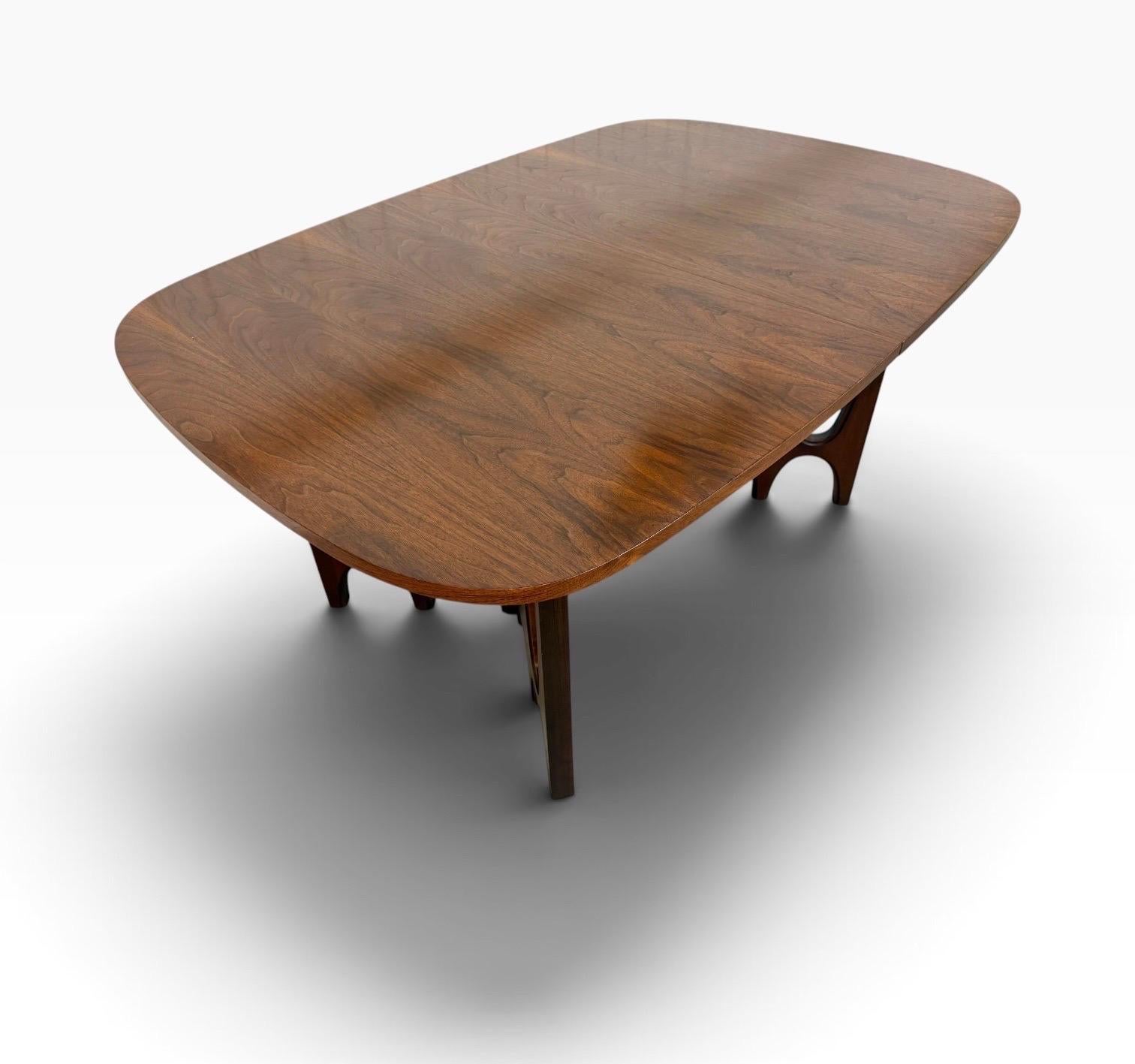 Mid-Century Modern Broyhill Brasilia Sculpted Walnut Dining Table - Refinished! - Image 3