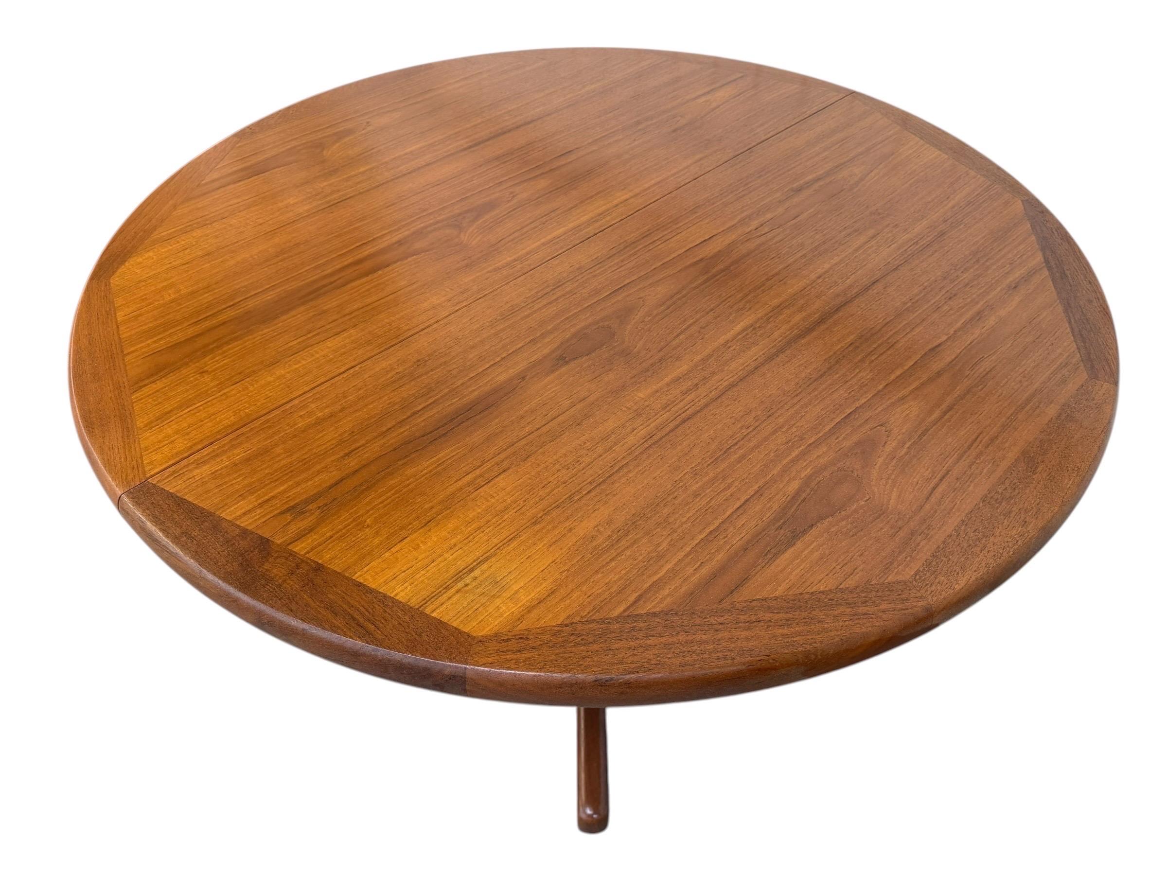 Vintage Danish Modern Round Teak Dining Table - Refinished! - Image 2