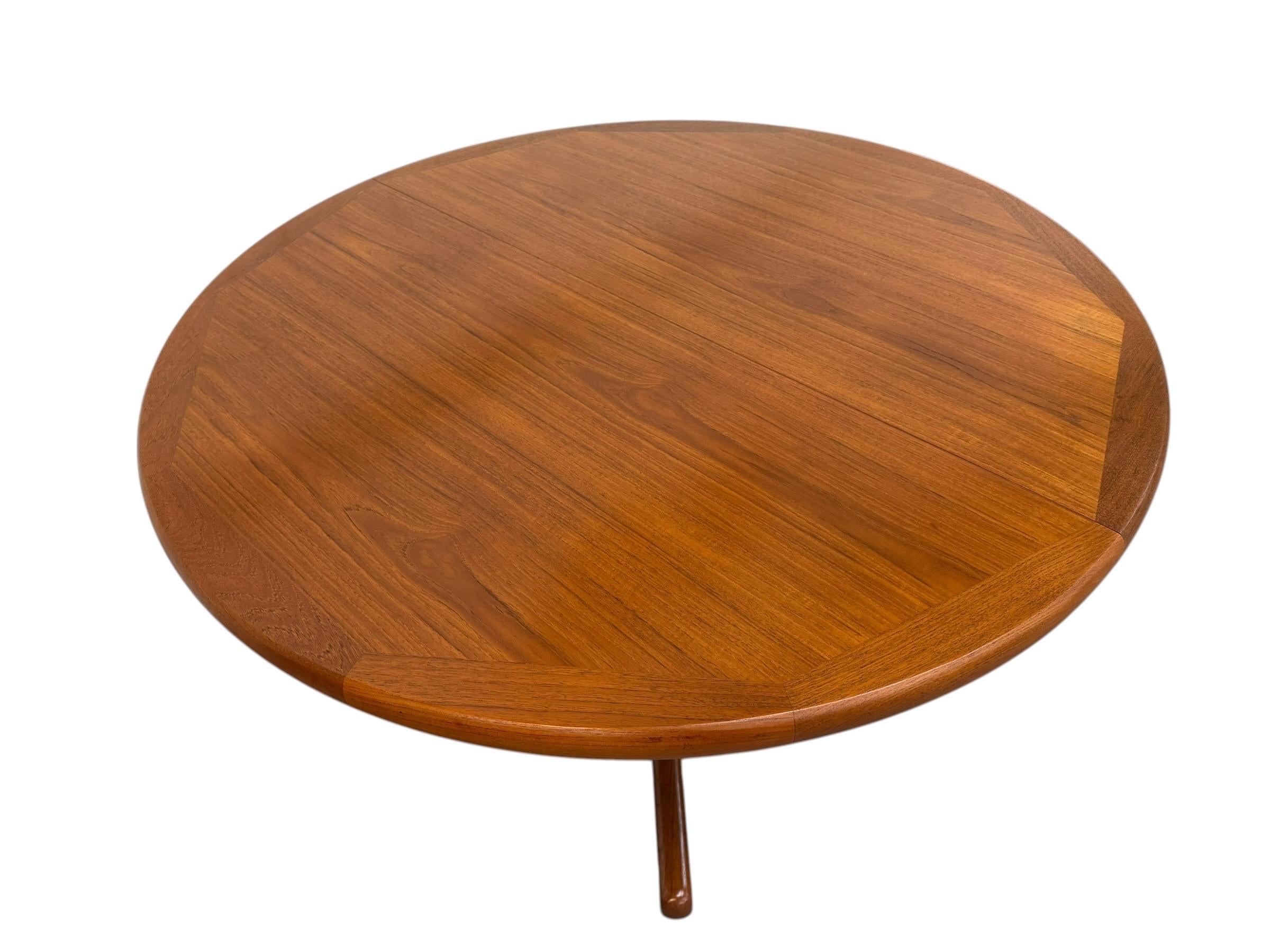 Vintage Danish Modern Round Teak Dining Table - Refinished! - Image 3