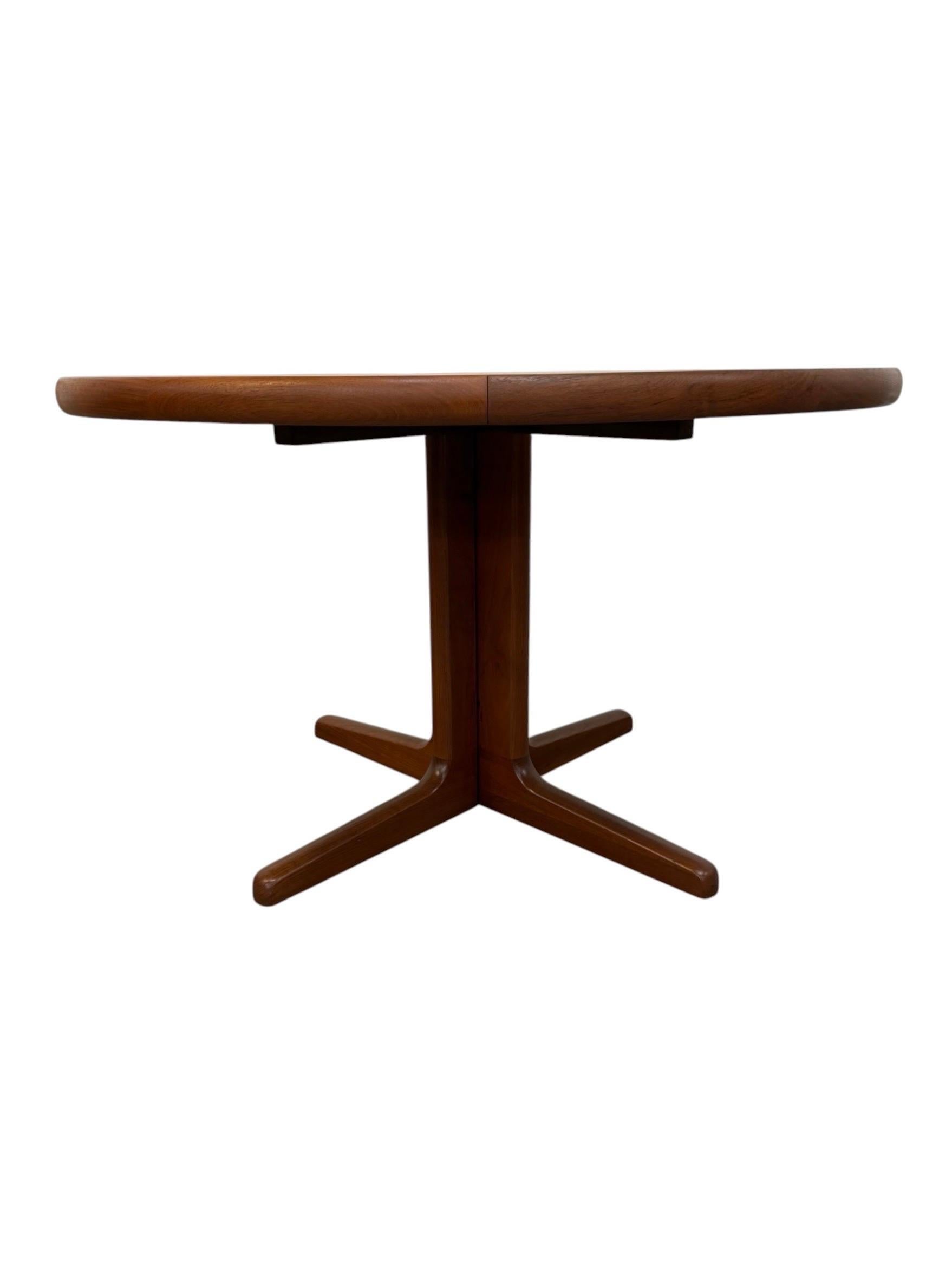 Vintage Danish Modern Round Teak Dining Table - Refinished! - Image 4