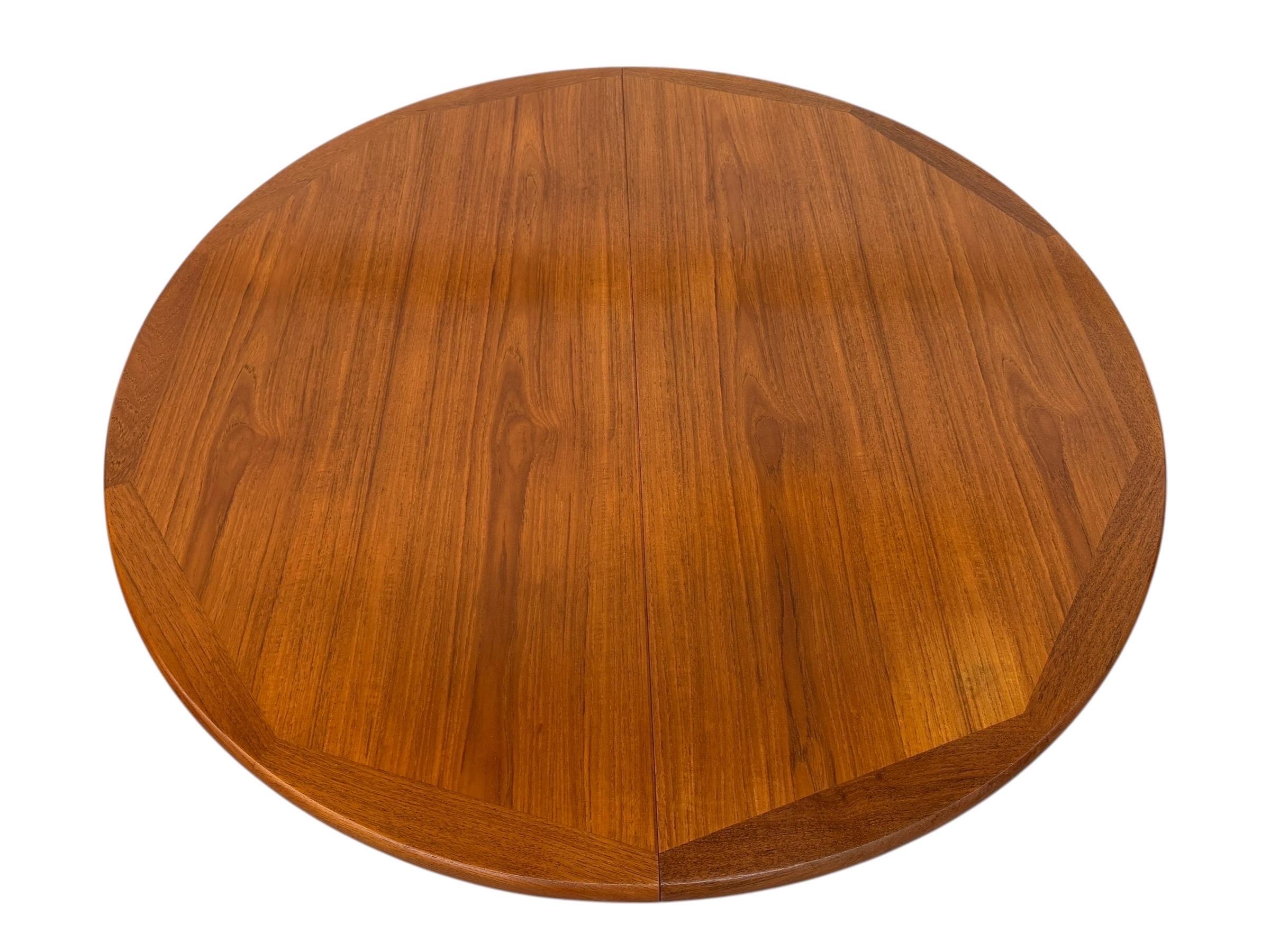 Vintage Danish Modern Round Teak Dining Table - Refinished! - Image 5